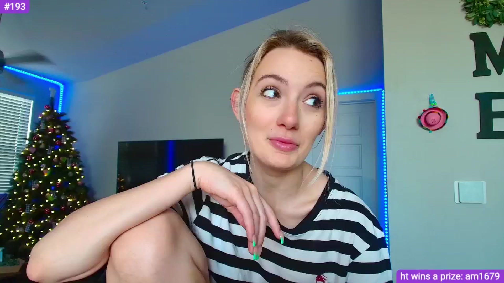 Gallery image thumbnail from Sammy_gray's myfreecams stream on, 05/03/2024, 22:18 image 12 of 20