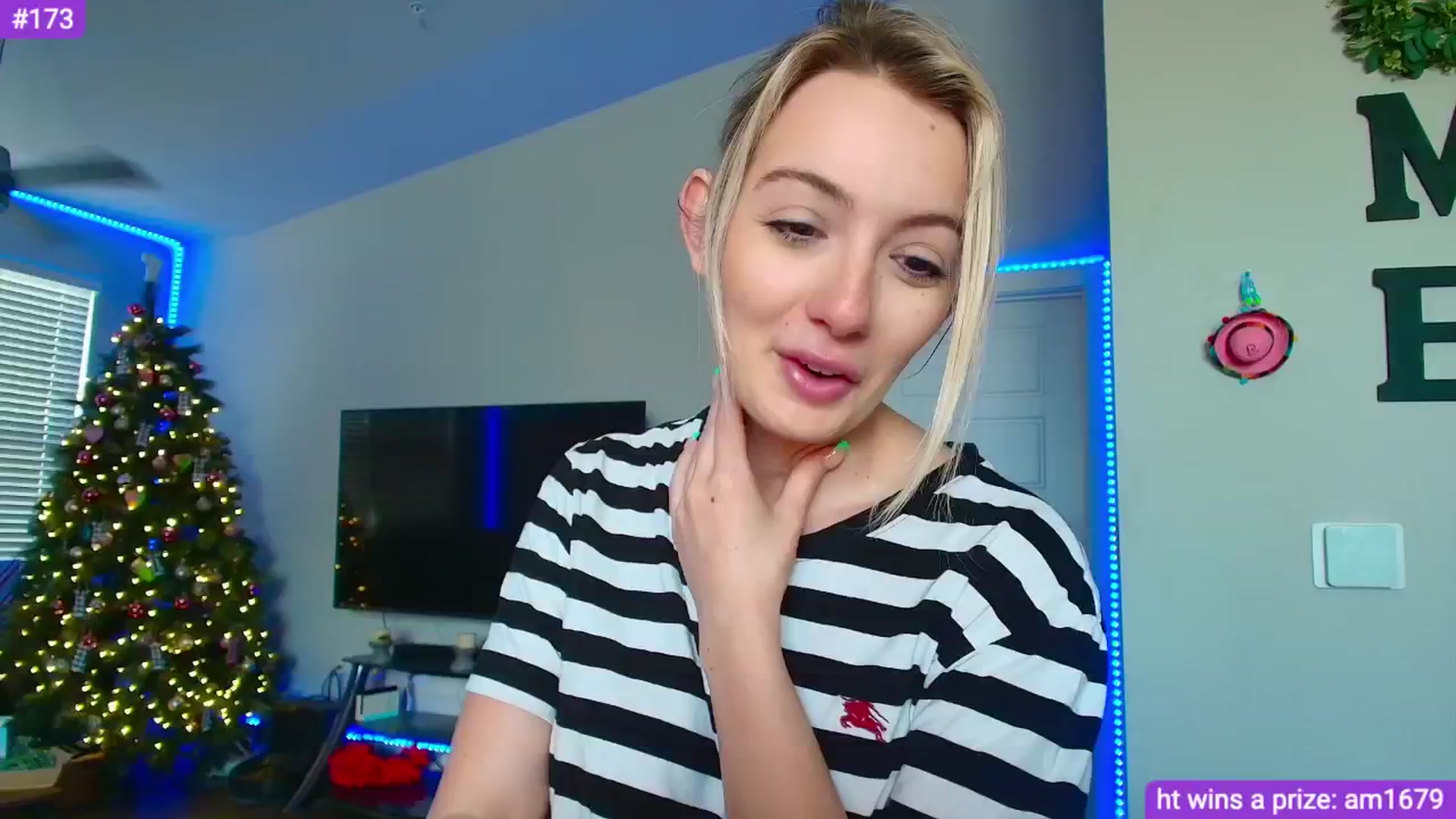 Gallery image thumbnail from Sammy_gray's myfreecams stream on, 05/03/2024, 22:18 image 14 of 20
