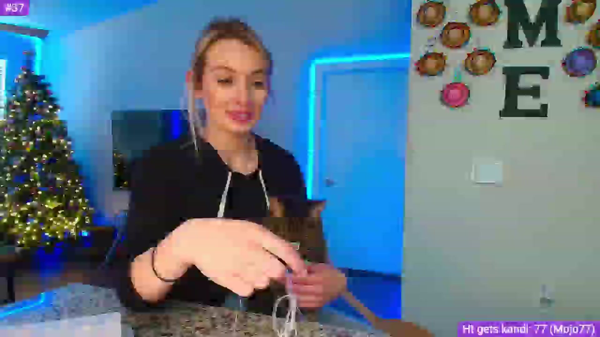 Gallery image thumbnail from Sammy_gray's myfreecams stream on, 05/07/2024, 24:02 image 3 of 20