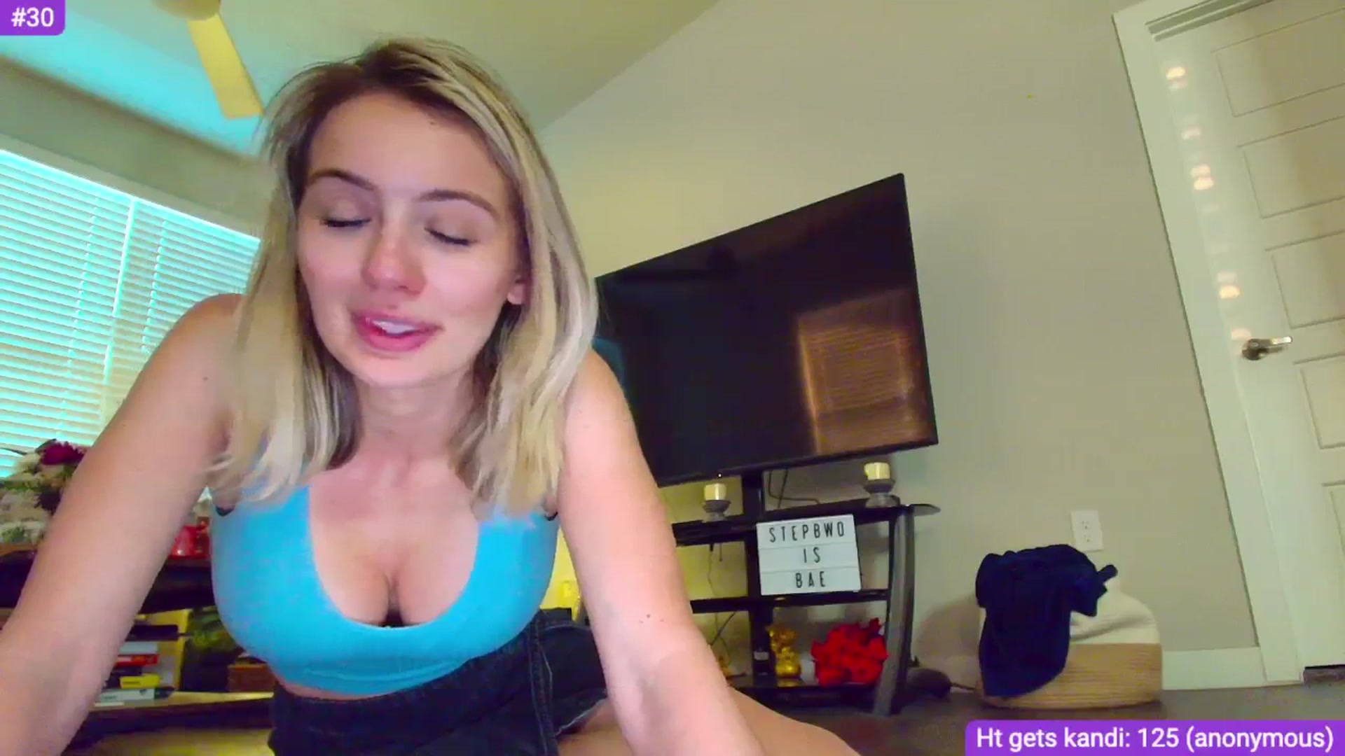 Gallery image thumbnail from Sammy_gray's myfreecams stream on, 05/17/2024, 02:19 image 12 of 20