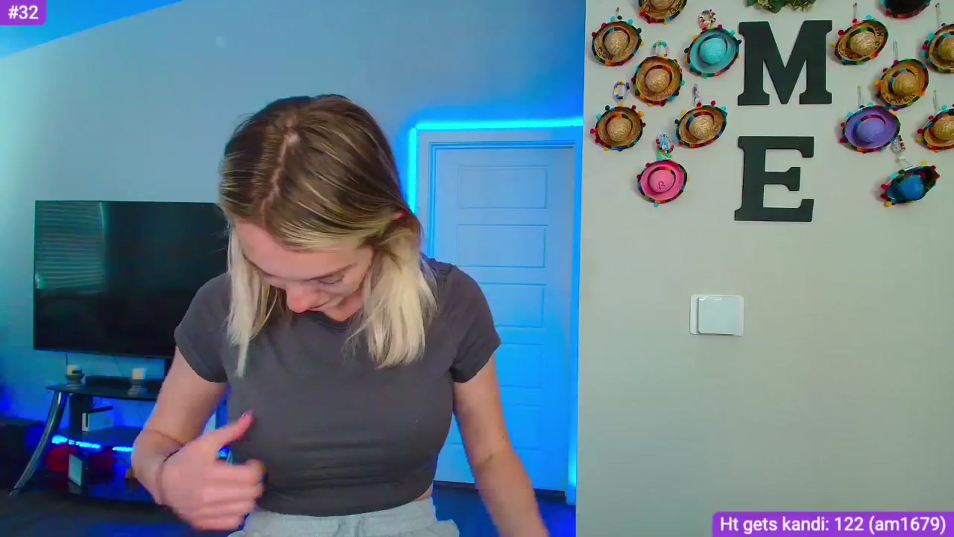 Gallery image thumbnail from Sammy_gray's myfreecams stream on, 05/20/2024, 02:41 image 3 of 20