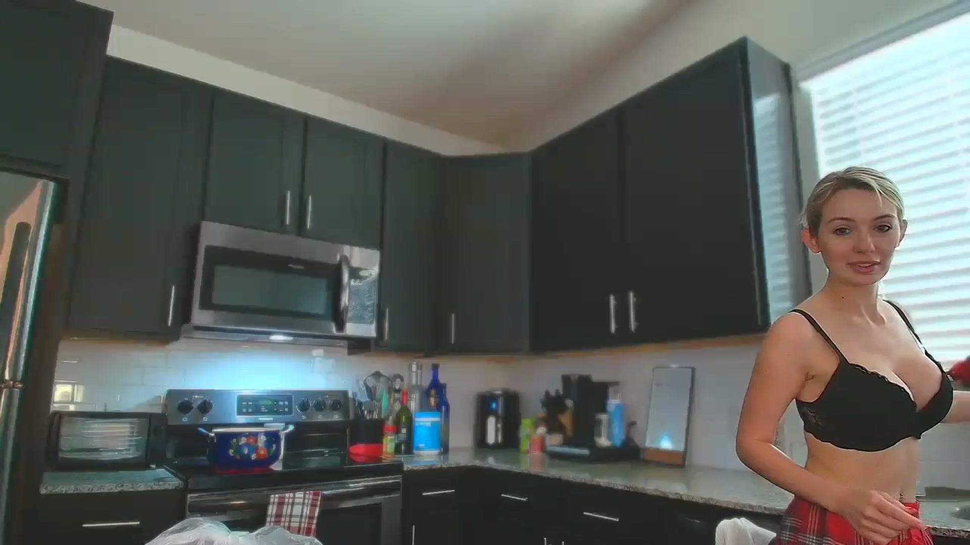 Gallery image thumbnail from Sammy_gray's myfreecams stream on, 05/23/2024, 23:46 image 2 of 20