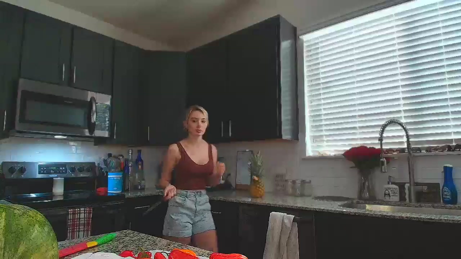 Gallery image thumbnail from Sammy_gray's myfreecams stream on, 05/25/2024, 24:24 image 6 of 20