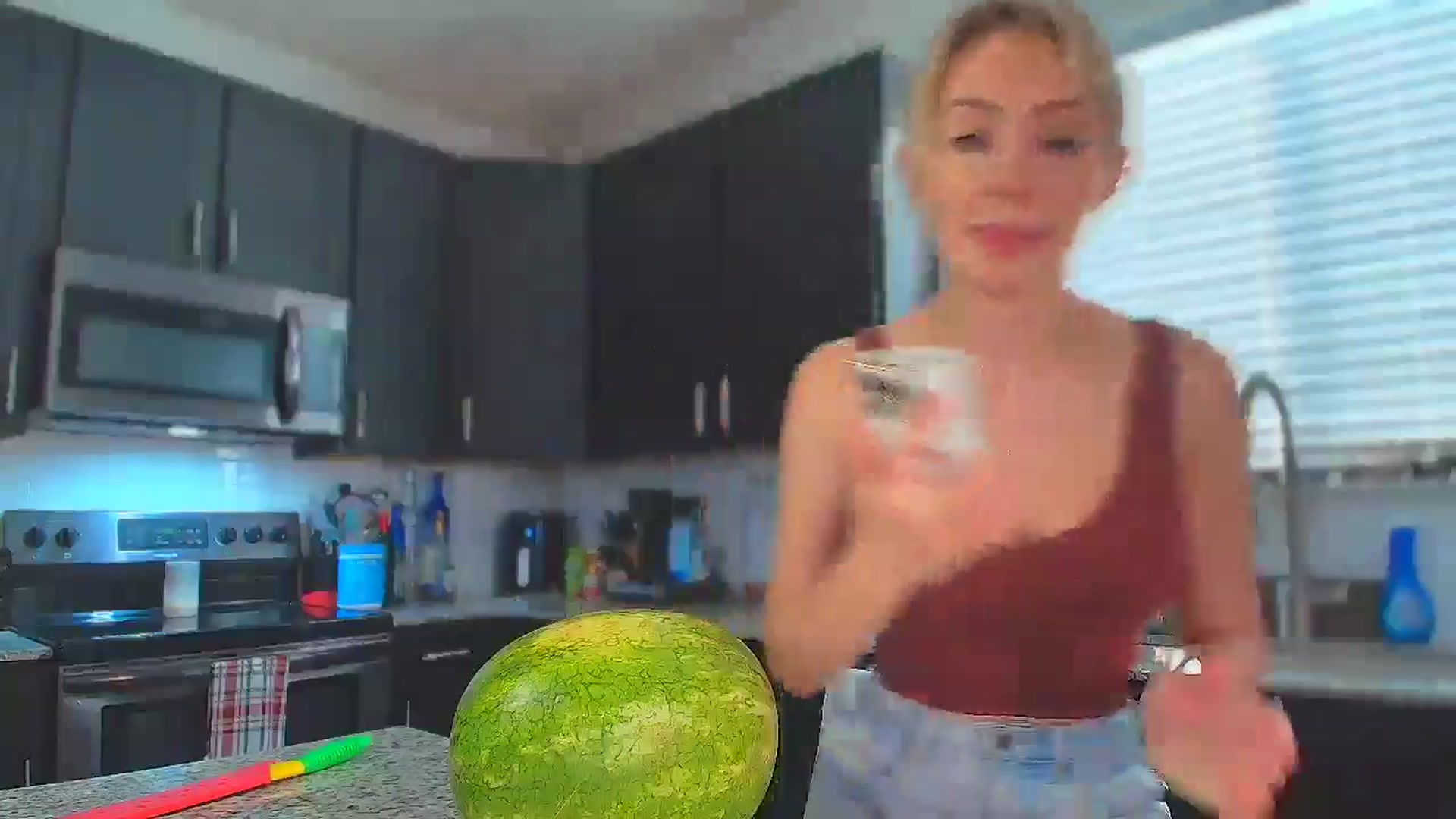 Gallery image thumbnail from Sammy_gray's myfreecams stream on, 05/25/2024, 24:24 image 10 of 20