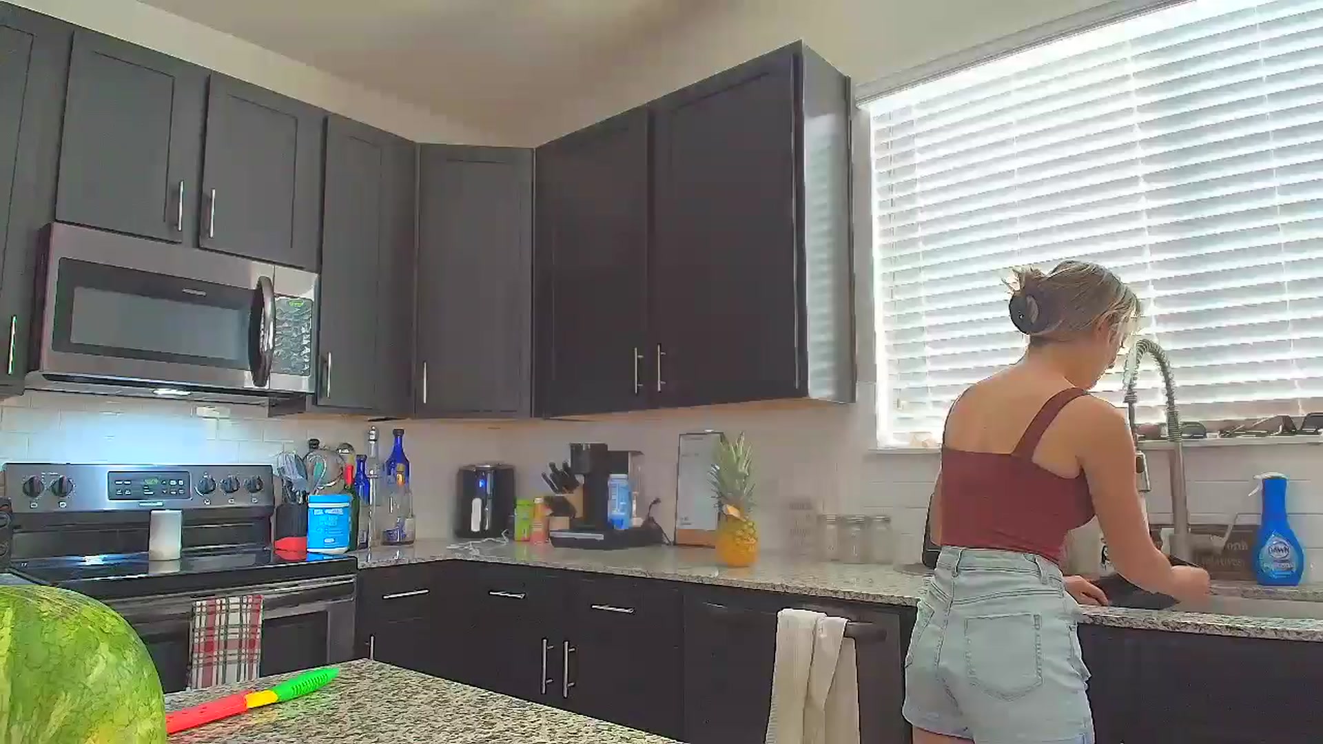 Gallery image thumbnail from Sammy_gray's myfreecams stream on, 05/25/2024, 24:24 image 9 of 20