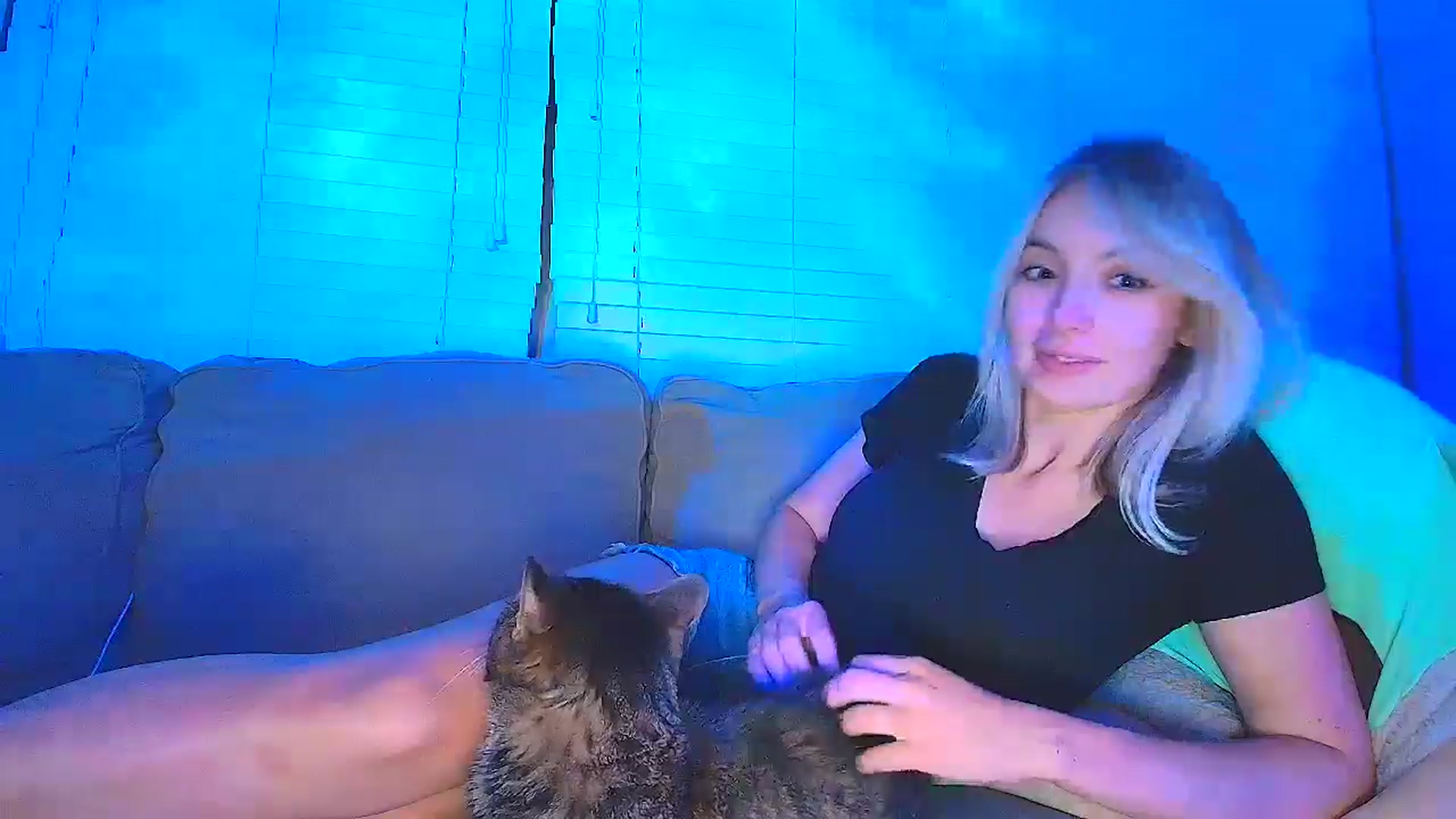 Gallery image thumbnail from Sammy_gray's myfreecams stream on, 05/29/2024, 08:20 image 17 of 20