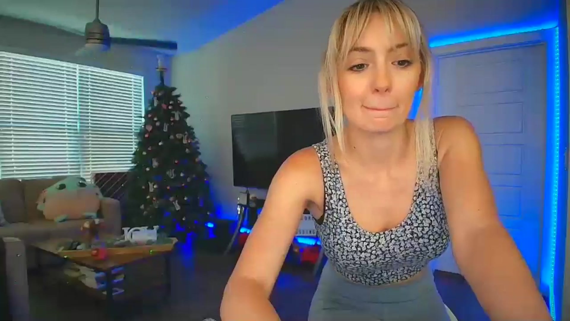 Gallery image thumbnail from Sammy_gray's myfreecams stream on, 06/05/2024, 03:35 image 10 of 20