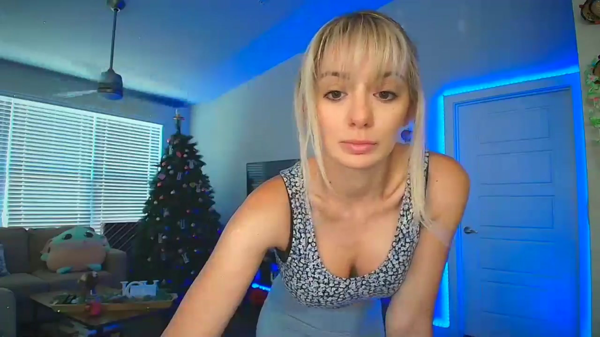 Gallery image thumbnail from Sammy_gray's myfreecams stream on, 06/05/2024, 03:35 image 4 of 20