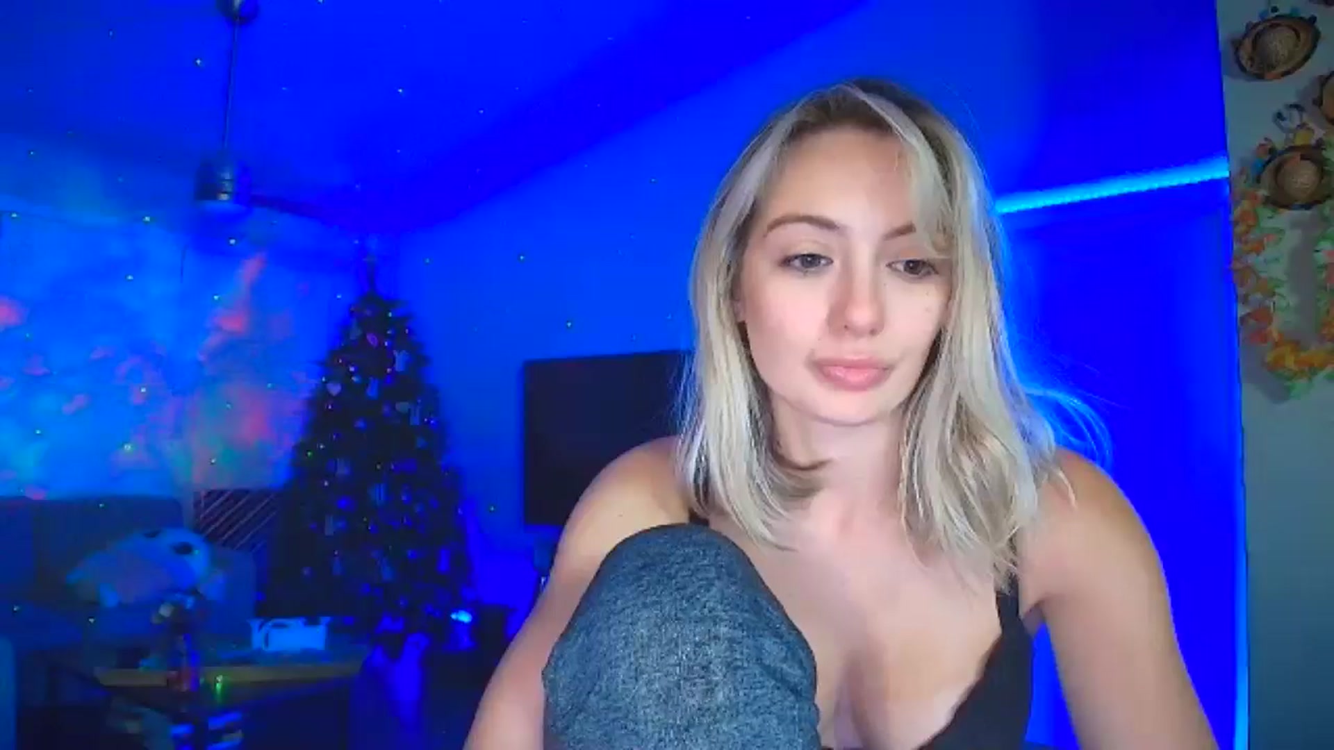 Gallery image thumbnail from Sammy_gray's myfreecams stream on, 06/05/2024, 05:42 image 2 of 20