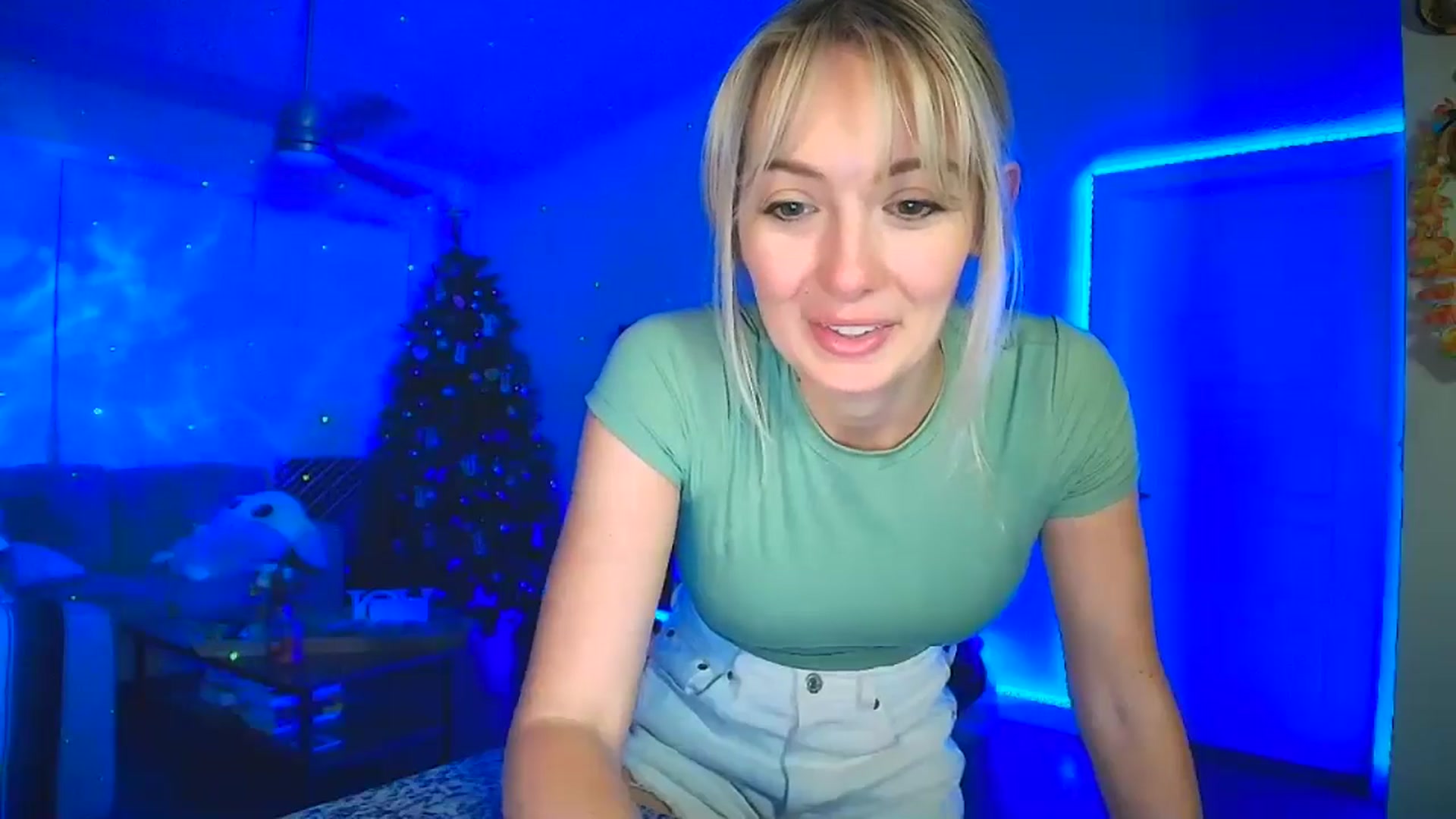 Gallery image thumbnail from Sammy_gray's myfreecams stream on, 06/06/2024, 04:33 image 15 of 20