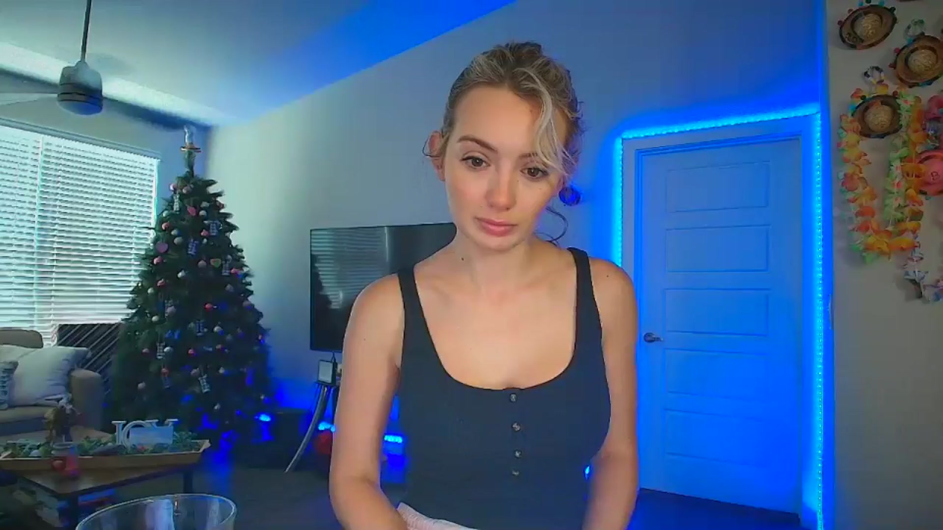 Gallery image thumbnail from Sammy_gray's myfreecams stream on, 06/08/2024, 19:58 image 5 of 20