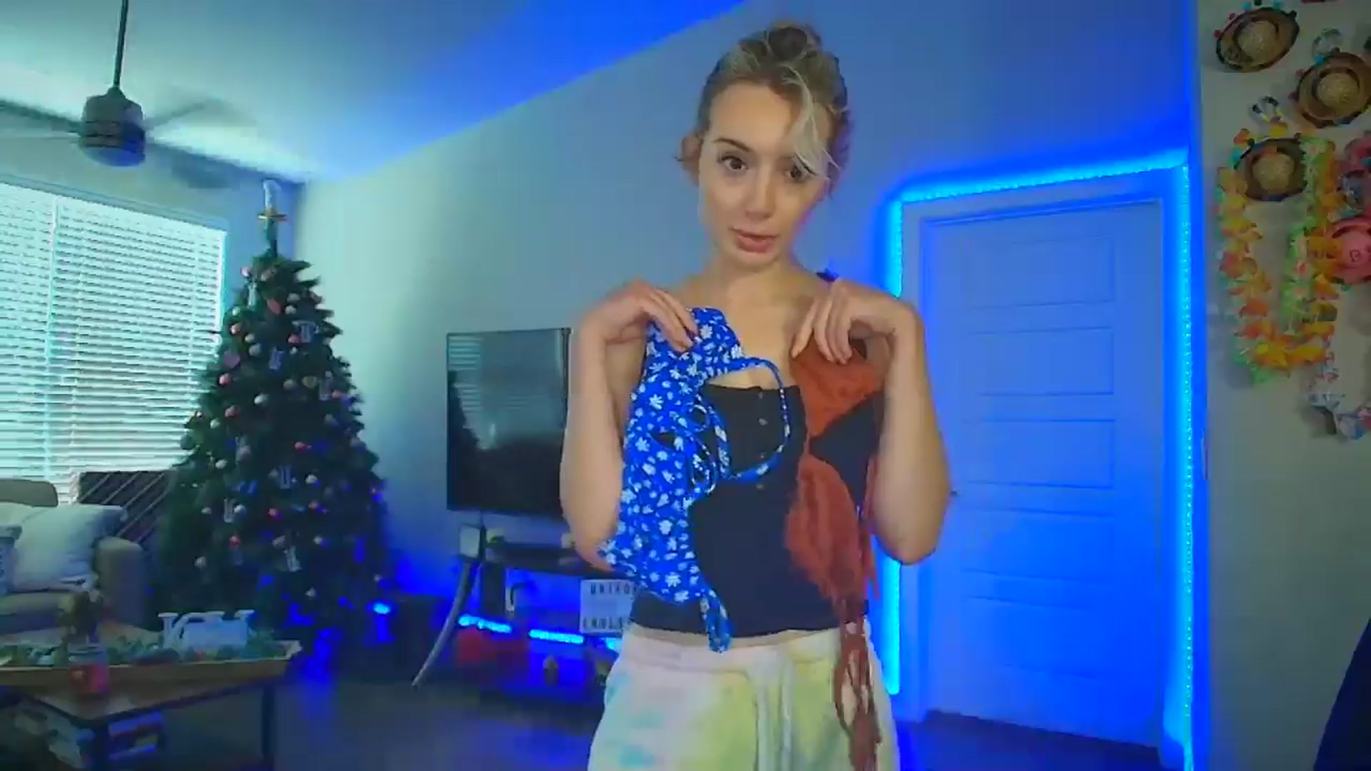 Gallery image thumbnail from Sammy_gray's myfreecams stream on, 06/08/2024, 19:58 image 8 of 20