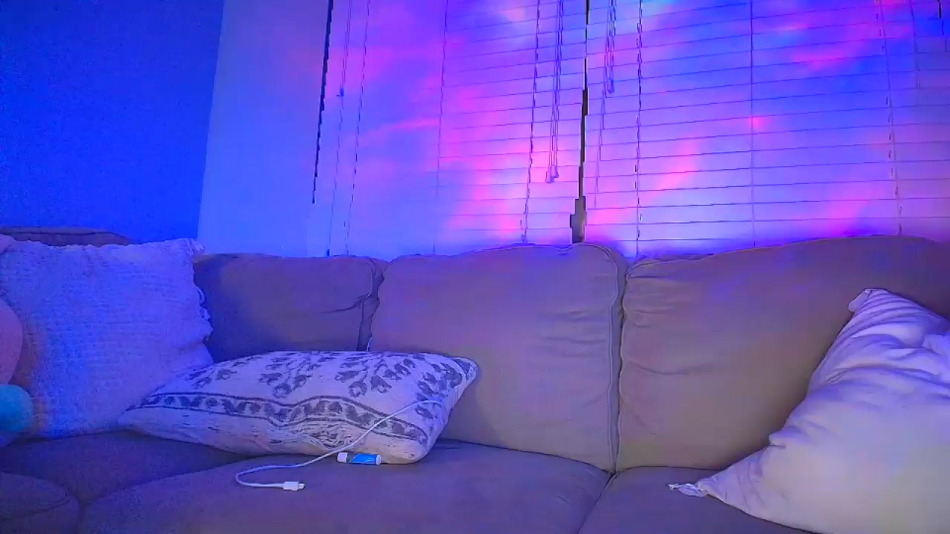 Gallery image thumbnail from Sammy_gray's myfreecams stream on, 06/10/2024, 08:50 image 8 of 20