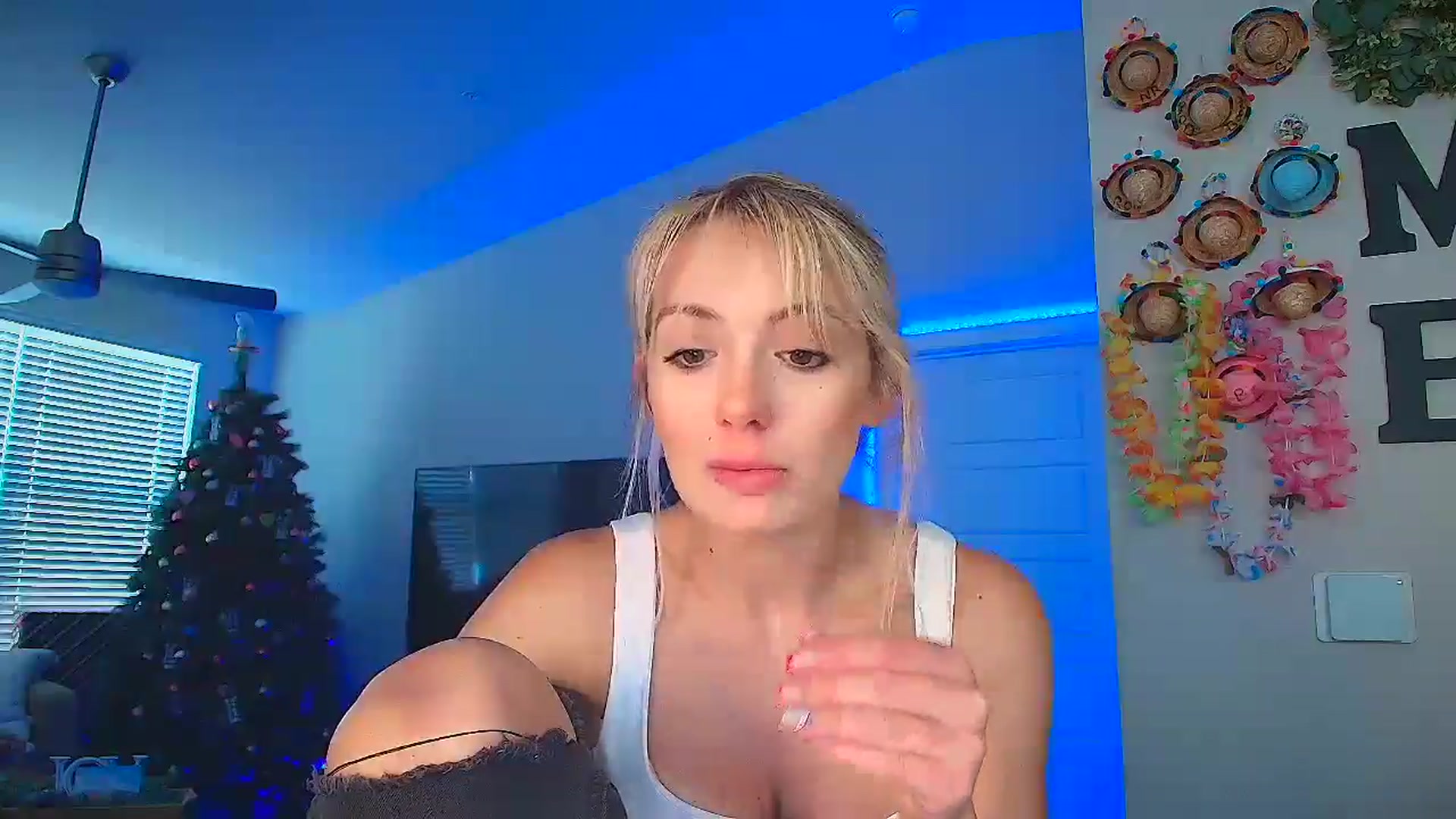 Gallery image thumbnail from Sammy_gray's myfreecams stream on, 06/11/2024, 03:03 image 2 of 20
