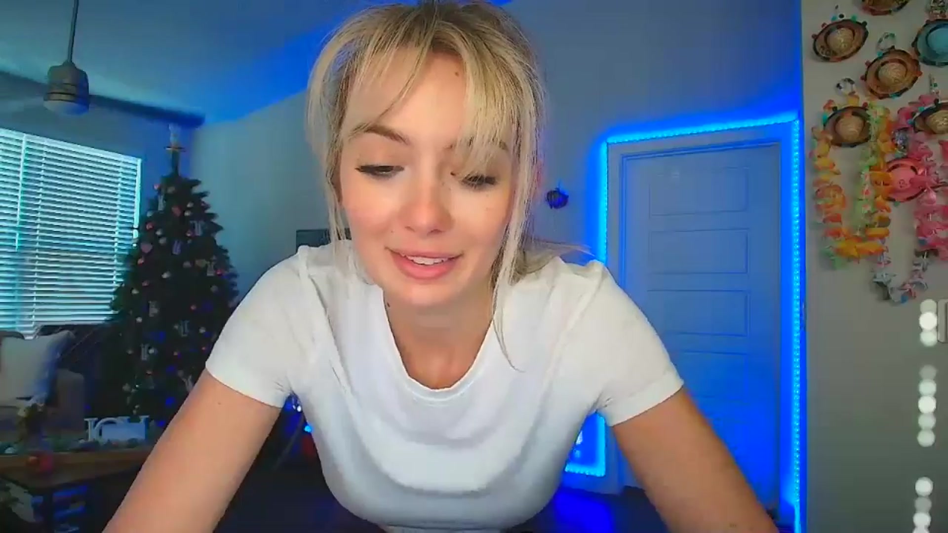 Gallery image thumbnail from Sammy_gray's myfreecams stream on, 06/12/2024, 02:23 image 10 of 20