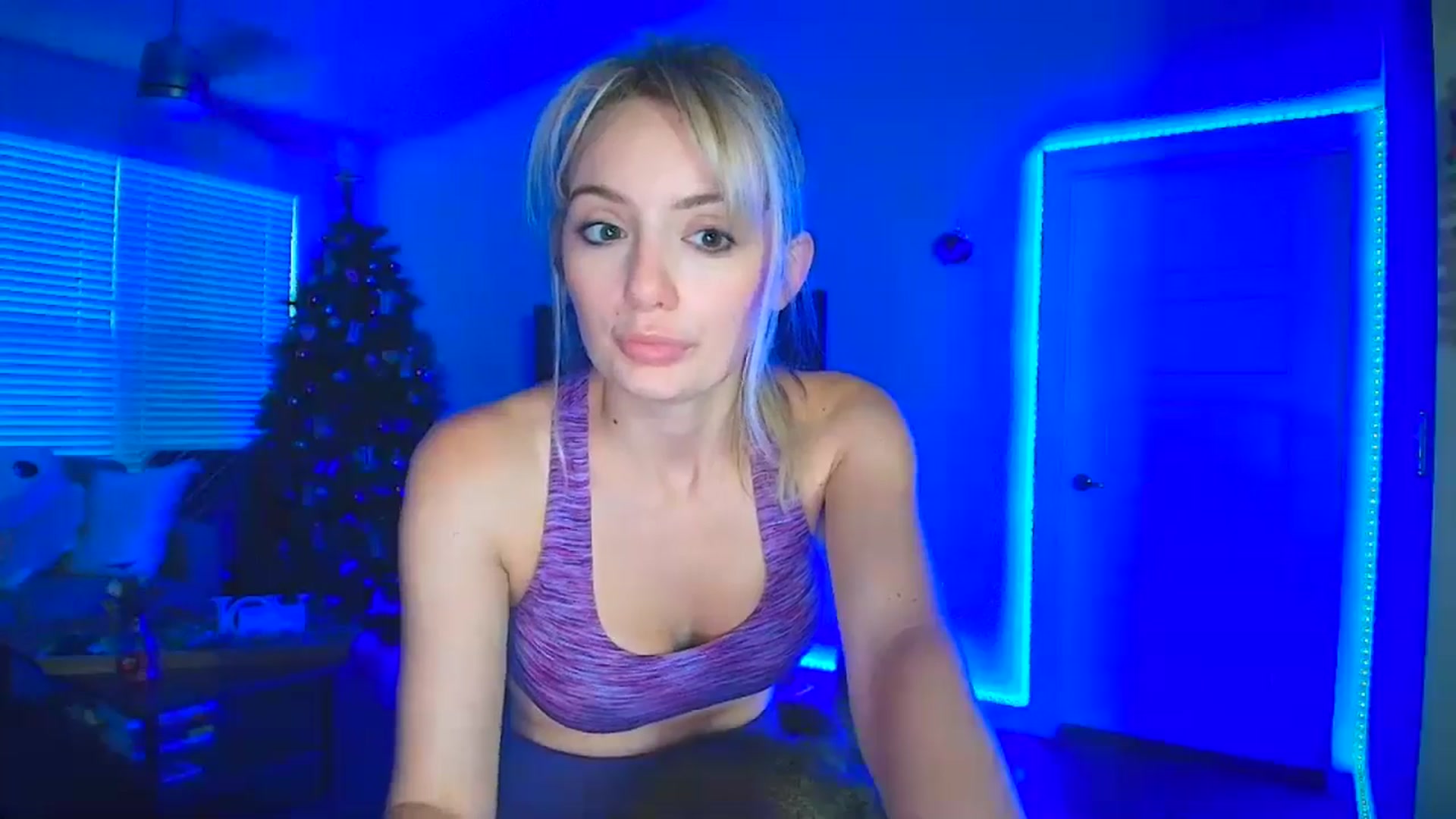 Gallery image thumbnail from Sammy_gray's myfreecams stream on, 06/12/2024, 02:45 image 11 of 20