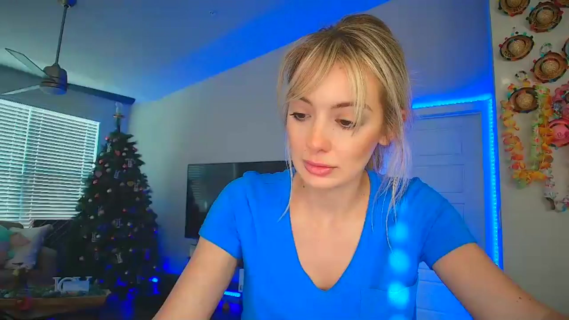 Gallery image thumbnail from Sammy_gray's myfreecams stream on, 06/13/2024, 01:11 image 7 of 20