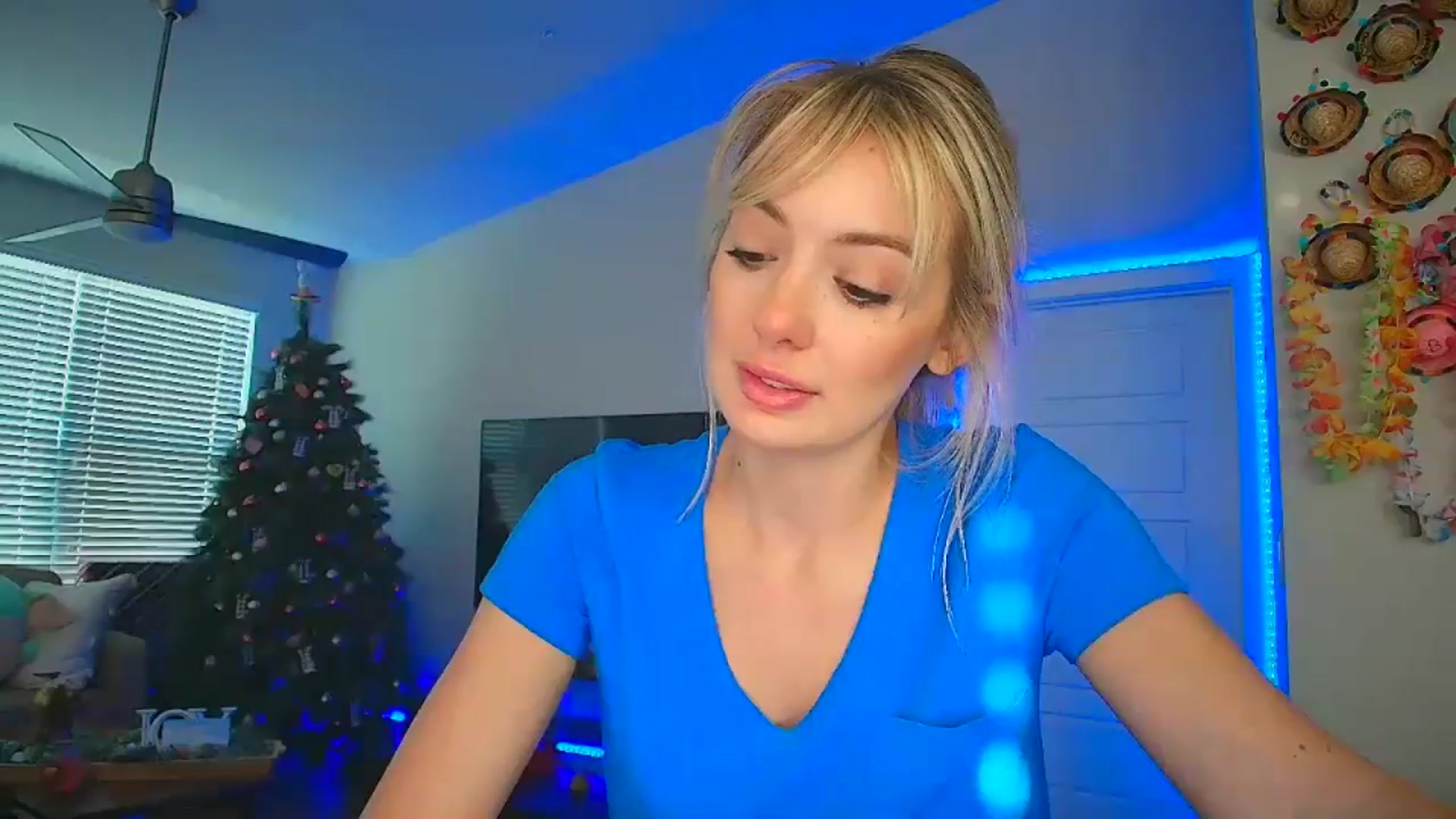 Gallery image thumbnail from Sammy_gray's myfreecams stream on, 06/13/2024, 01:11 image 6 of 20