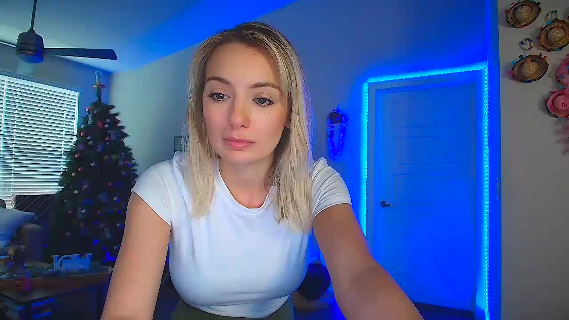 Gallery image thumbnail from Sammy_gray's myfreecams stream on, 06/13/2024, 23:27 image 19 of 20