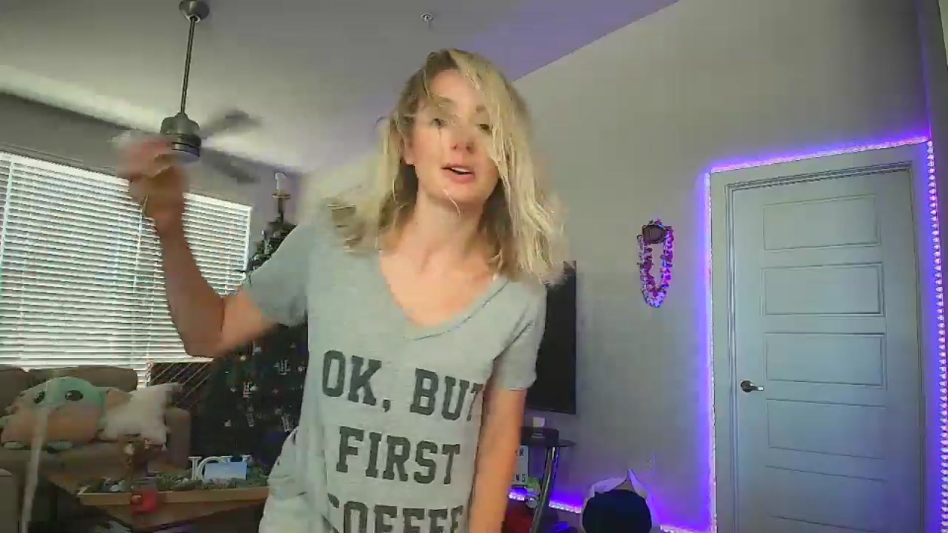 Gallery image thumbnail from Sammy_gray's myfreecams stream on, 06/17/2024, 23:50 image 3 of 20