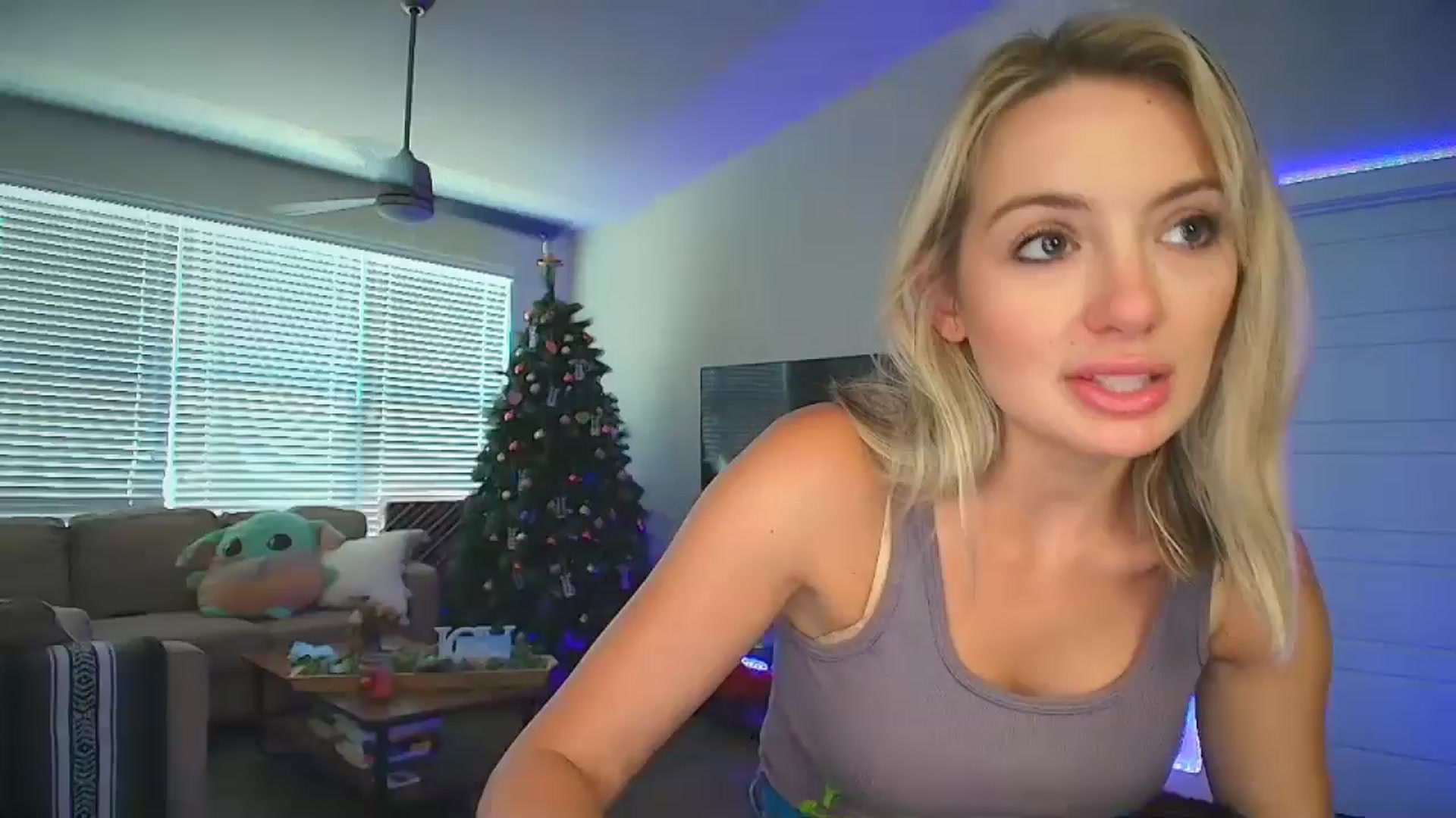 Gallery image thumbnail from Sammy_gray's myfreecams stream on, 06/18/2024, 22:41 image 6 of 20