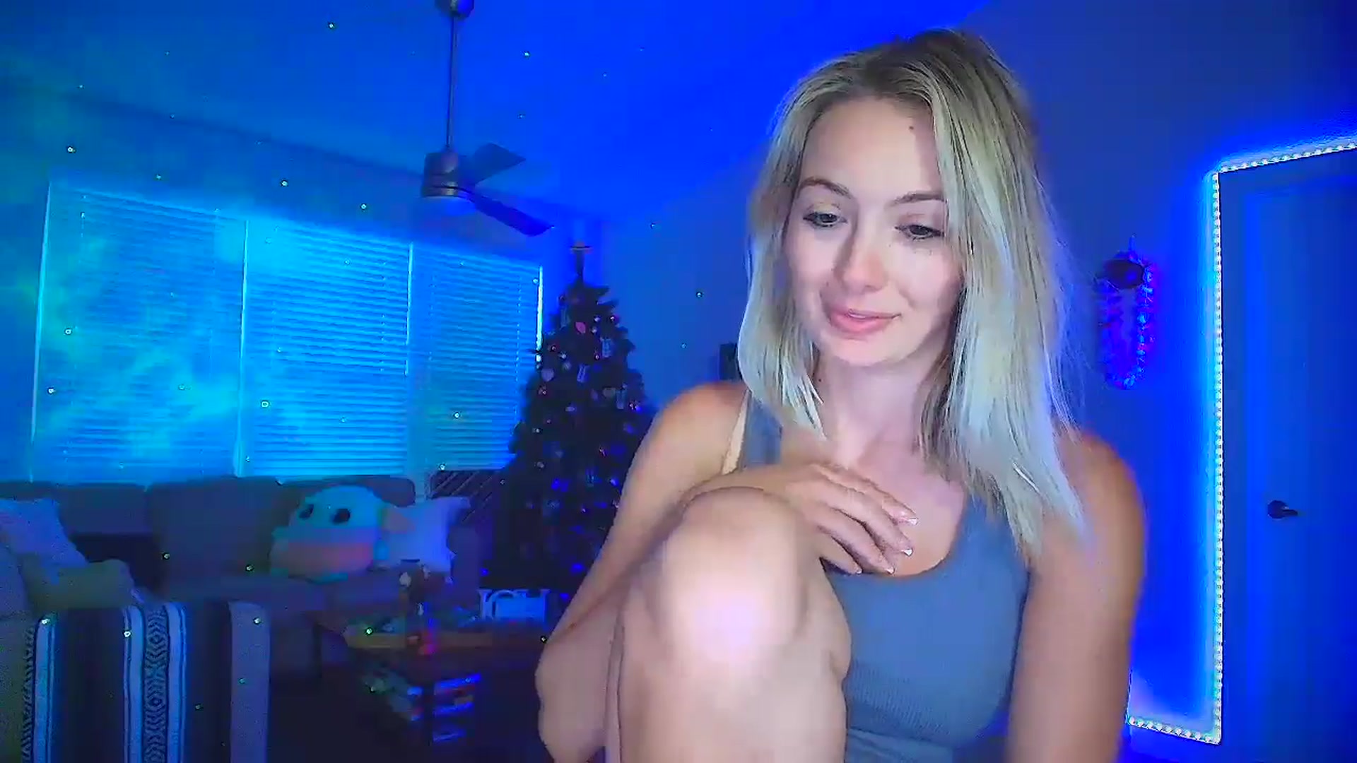 Gallery image thumbnail from Sammy_gray's myfreecams stream on, 06/19/2024, 02:50 image 13 of 20