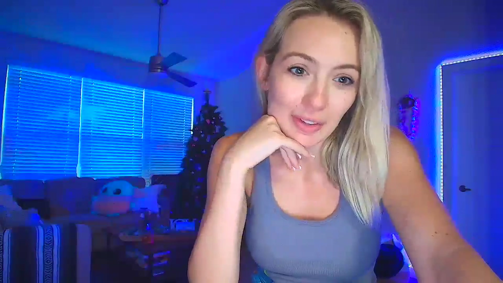 Gallery image thumbnail from Sammy_gray's myfreecams stream on, 06/19/2024, 02:50 image 2 of 20