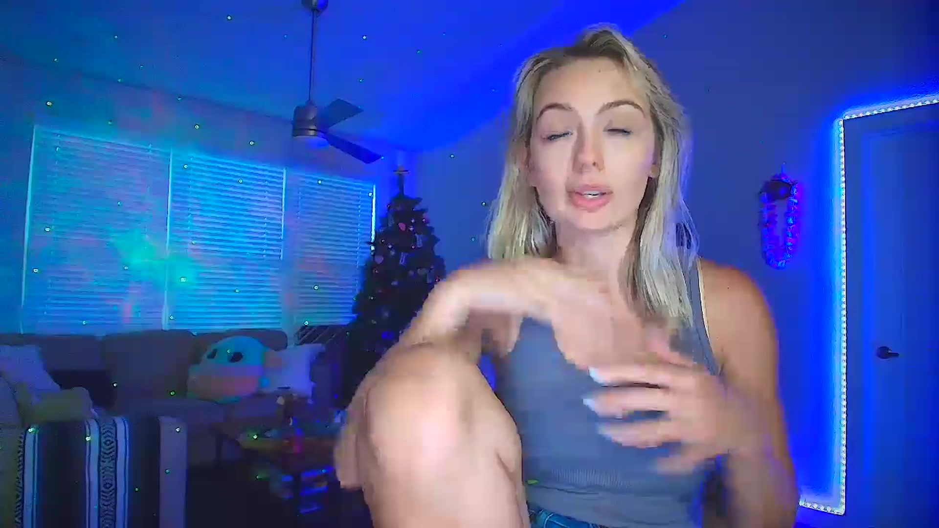 Gallery image thumbnail from Sammy_gray's myfreecams stream on, 06/19/2024, 02:50 image 14 of 20