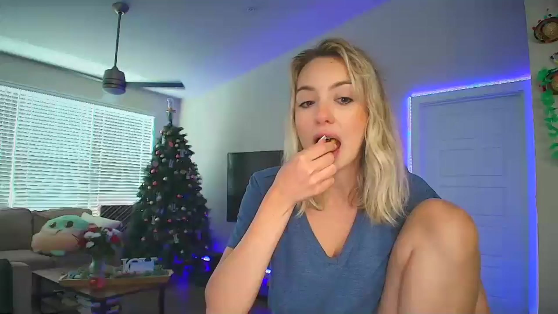Gallery image thumbnail from Sammy_gray's myfreecams stream on, 06/22/2024, 20:21 image 18 of 20