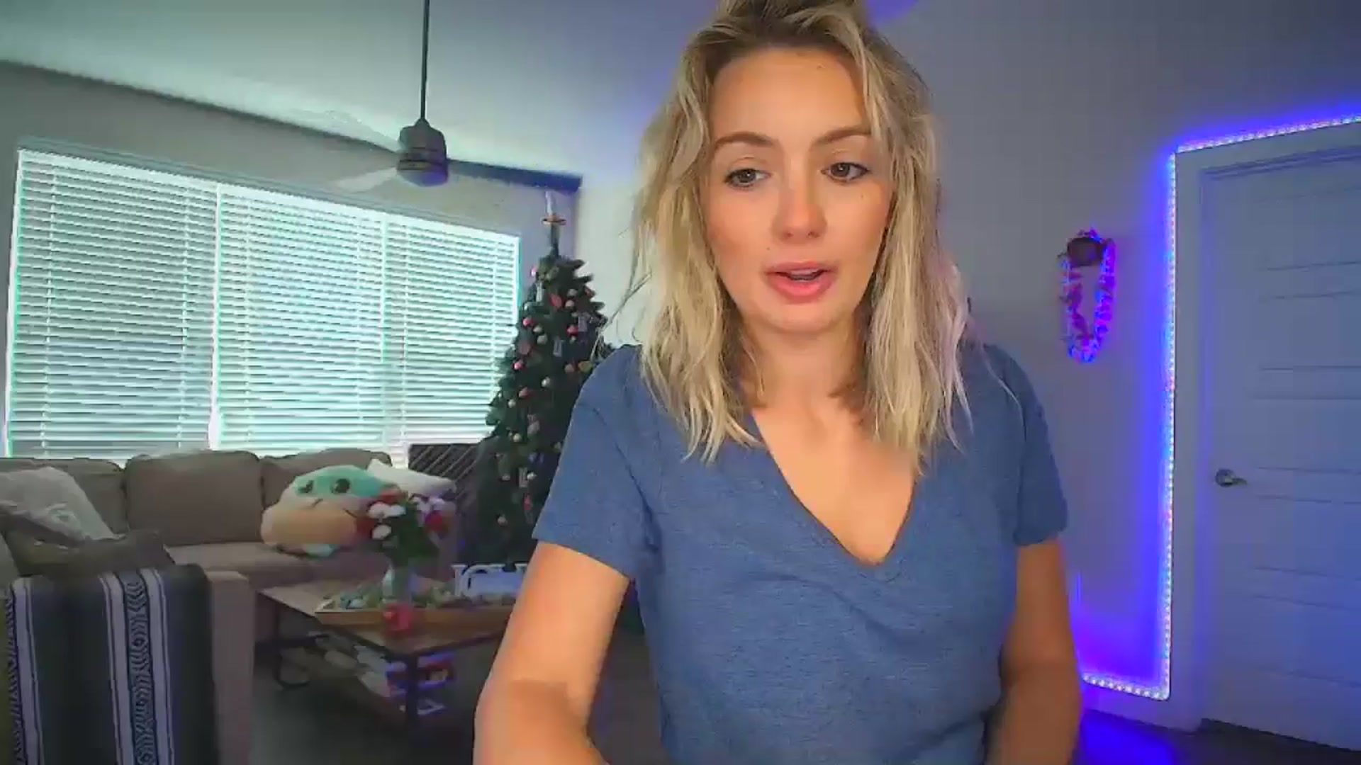 Gallery image thumbnail from Sammy_gray's myfreecams stream on, 06/22/2024, 20:47 image 12 of 20