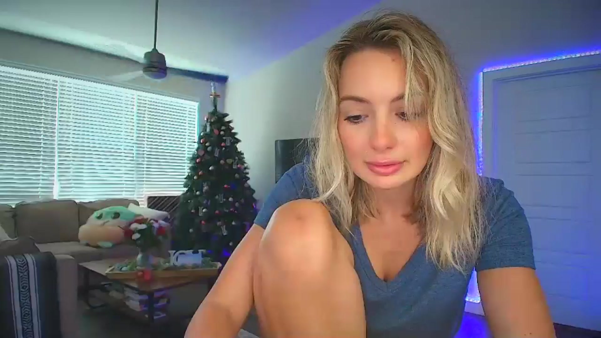 Gallery image thumbnail from Sammy_gray's myfreecams stream on, 06/22/2024, 20:47 image 15 of 20