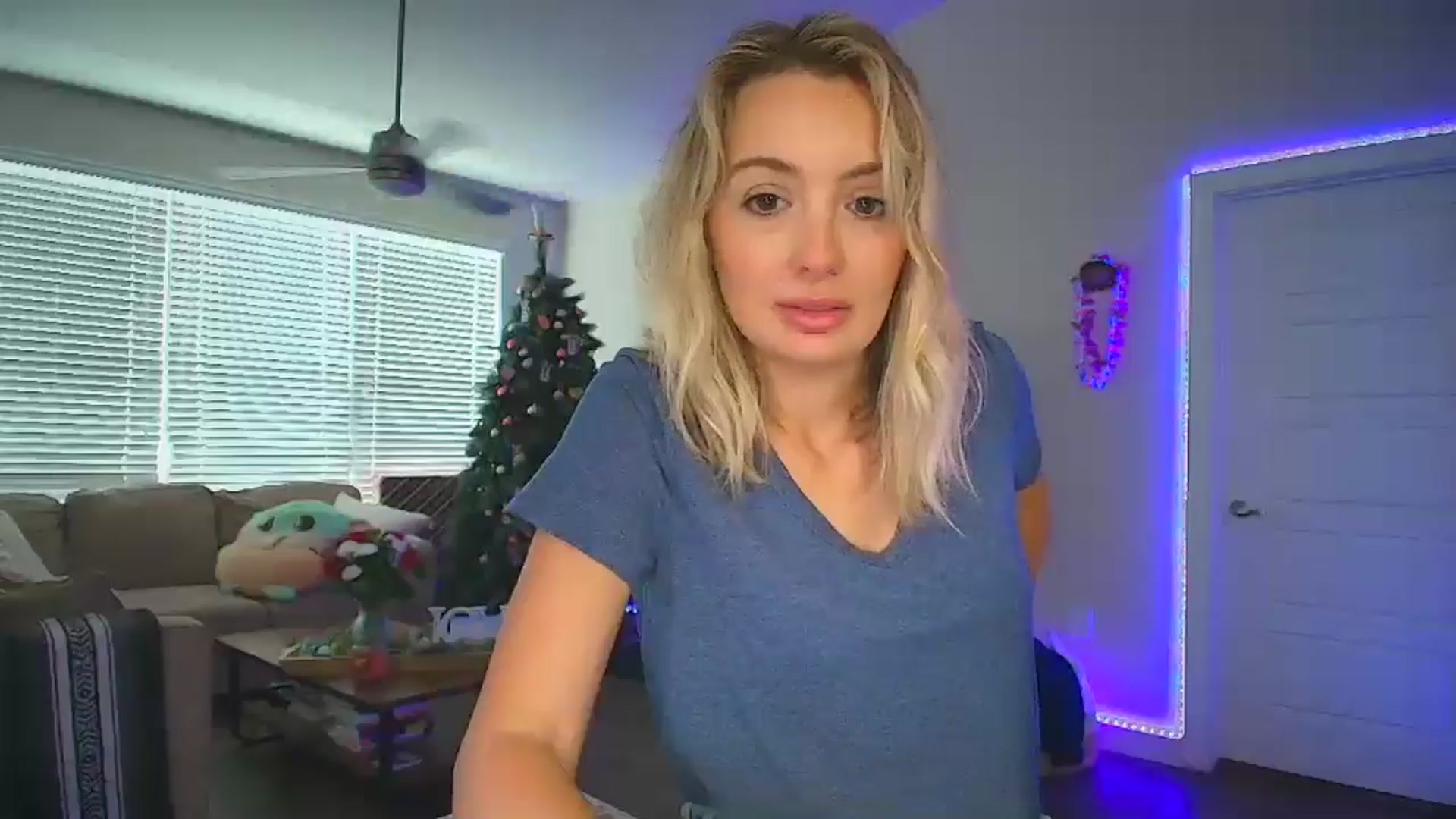 Gallery image thumbnail from Sammy_gray's myfreecams stream on, 06/22/2024, 20:47 image 11 of 20