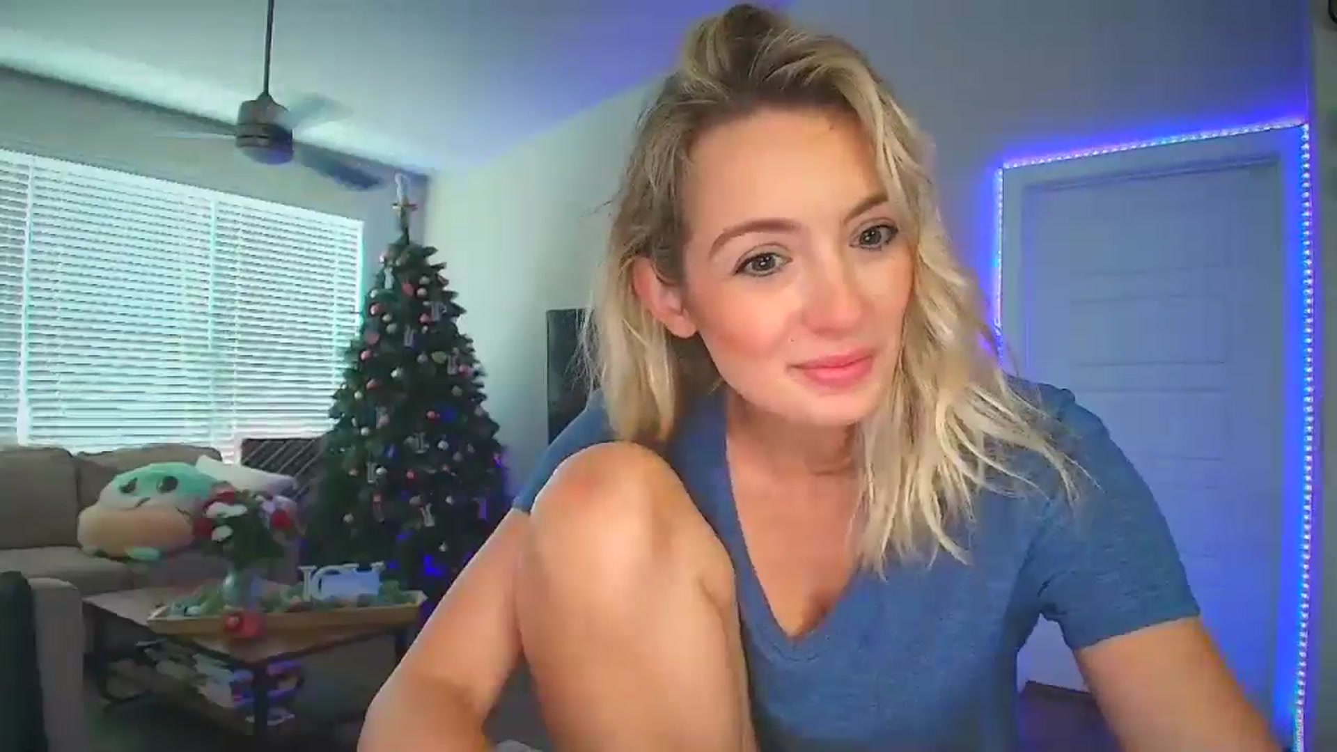 Gallery image thumbnail from Sammy_gray's myfreecams stream on, 06/22/2024, 20:47 image 18 of 20