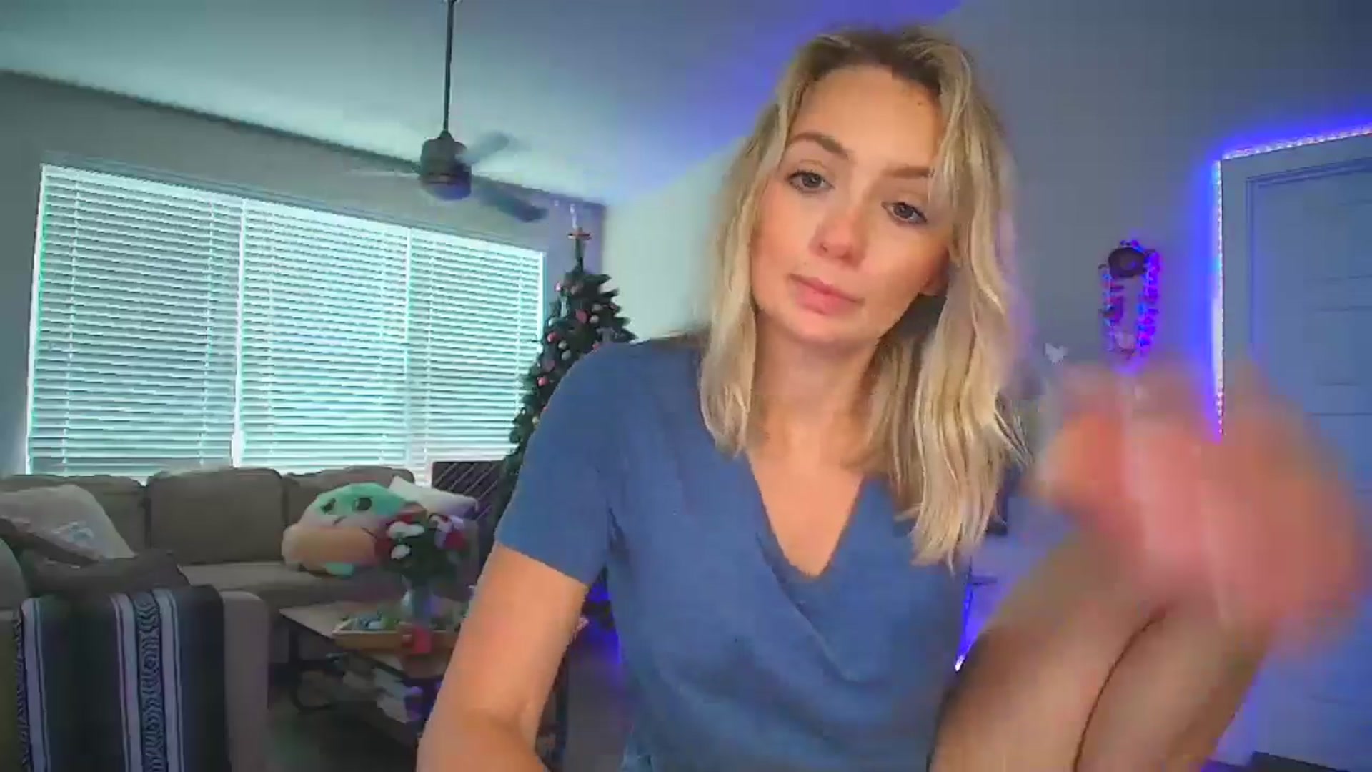 Gallery image thumbnail from Sammy_gray's myfreecams stream on, 06/22/2024, 21:33 image 9 of 20