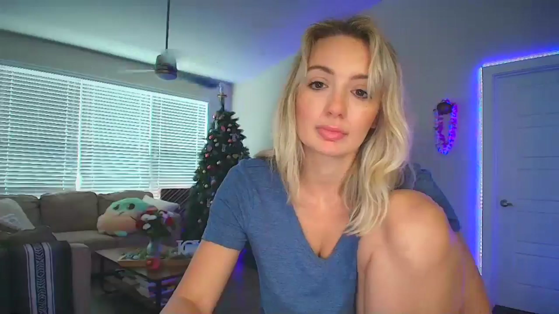 Gallery image thumbnail from Sammy_gray's myfreecams stream on, 06/22/2024, 21:33 image 19 of 20