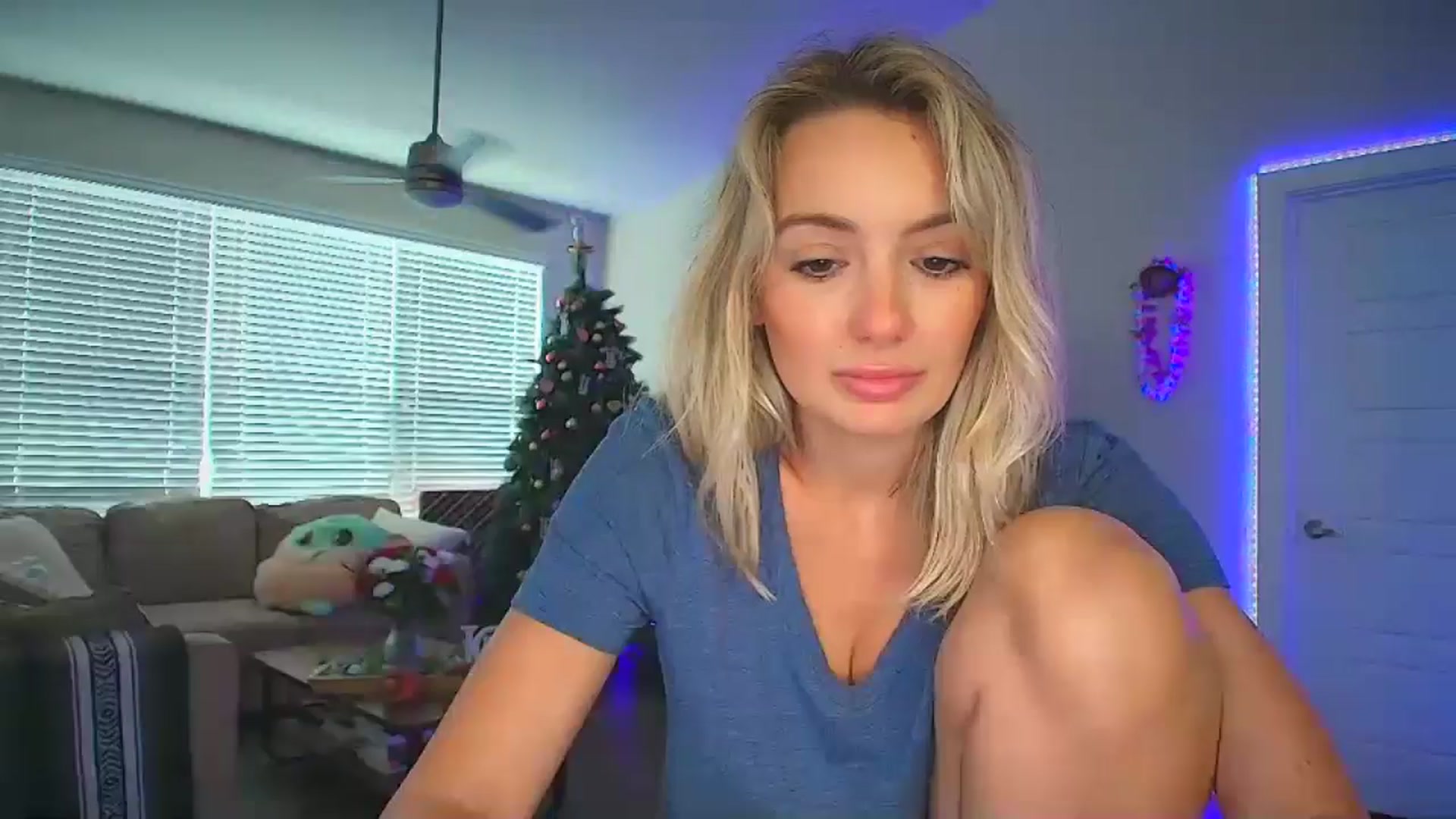 Gallery image thumbnail from Sammy_gray's myfreecams stream on, 06/22/2024, 21:33 image 18 of 20