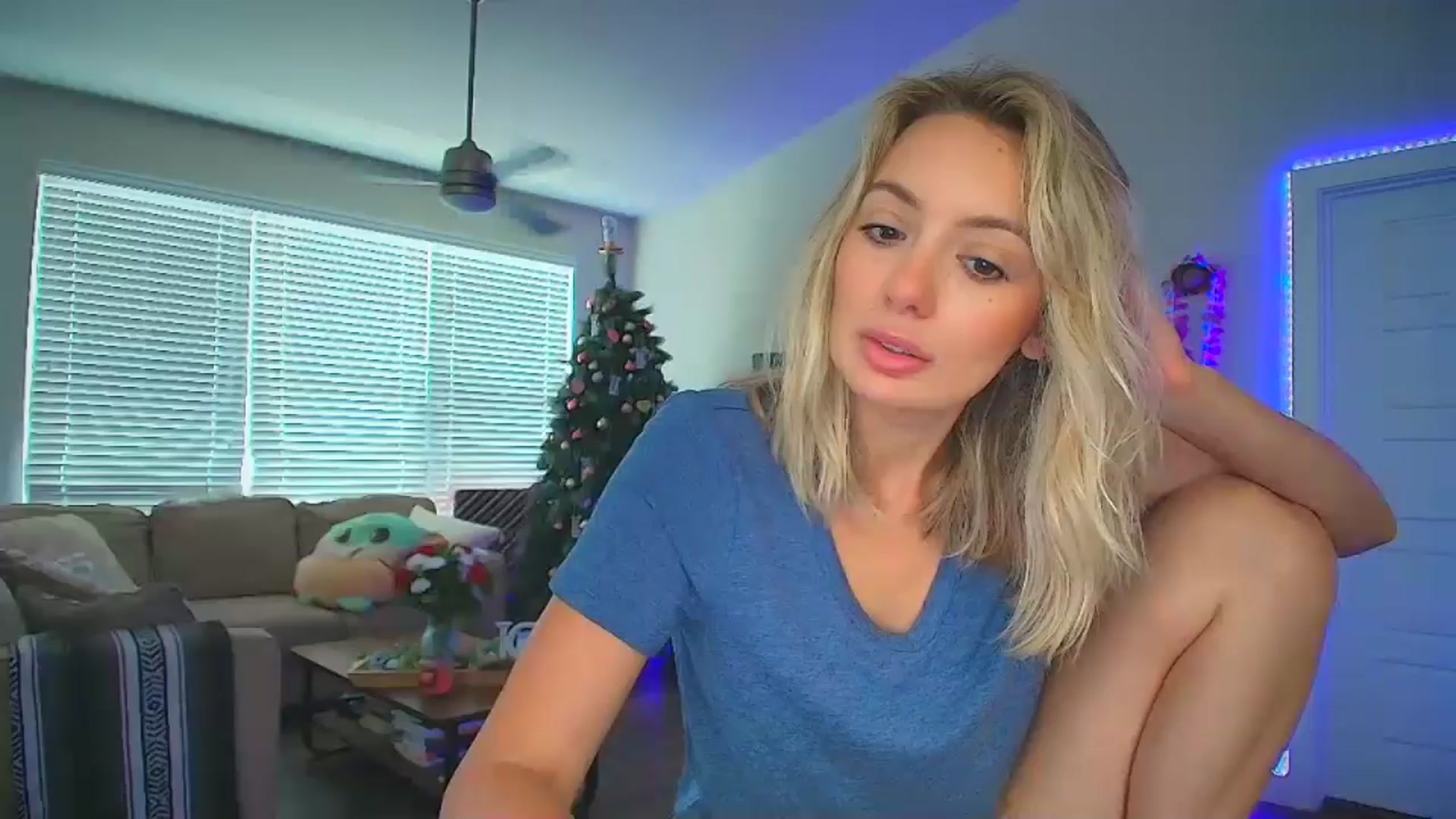 Gallery image thumbnail from Sammy_gray's myfreecams stream on, 06/22/2024, 21:33 image 11 of 20