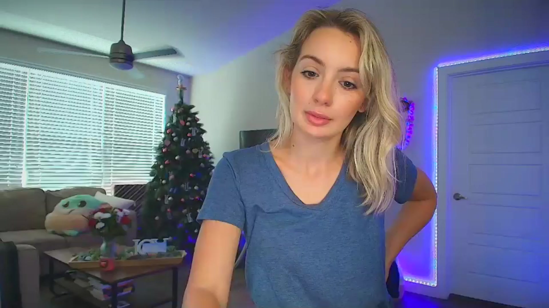 Gallery image thumbnail from Sammy_gray's myfreecams stream on, 06/23/2024, 01:12 image 1 of 20