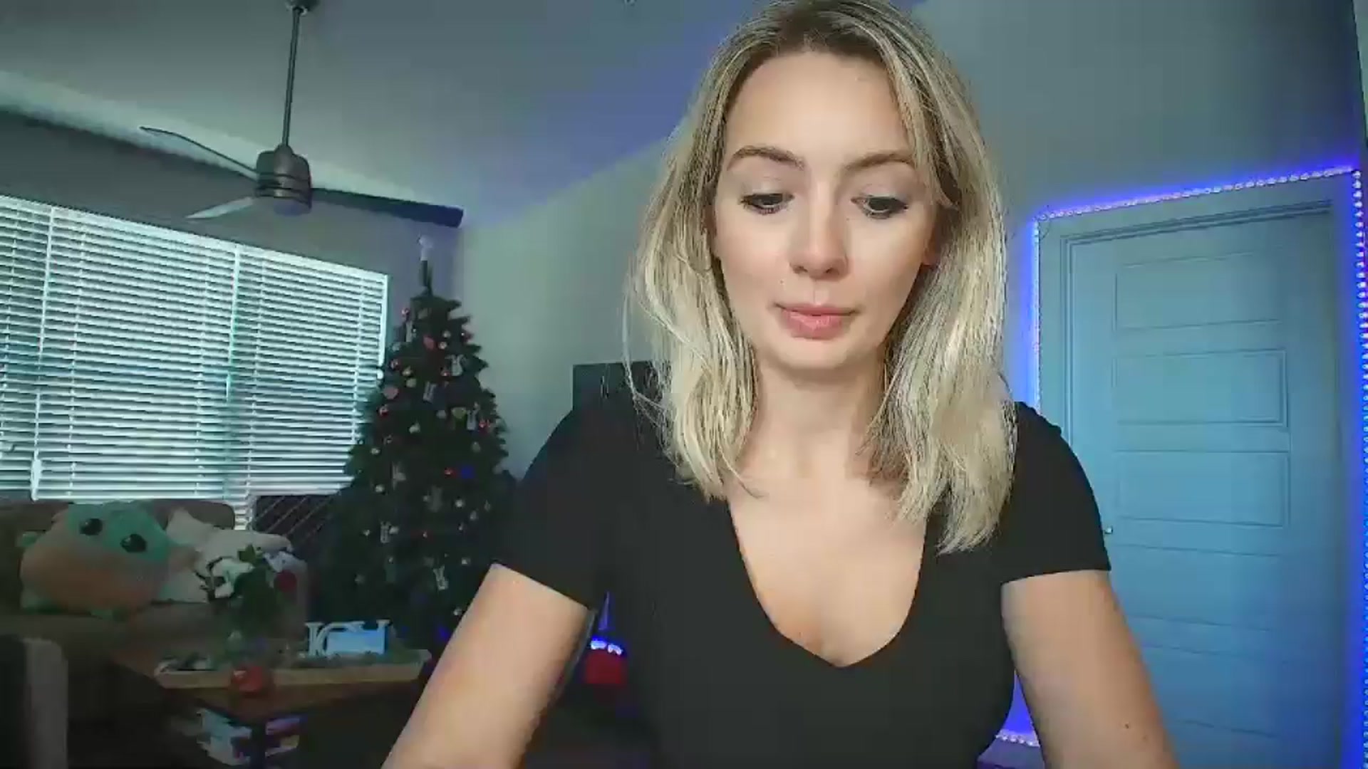 Gallery image thumbnail from Sammy_gray's myfreecams stream on, 06/26/2024, 22:10 image 18 of 20