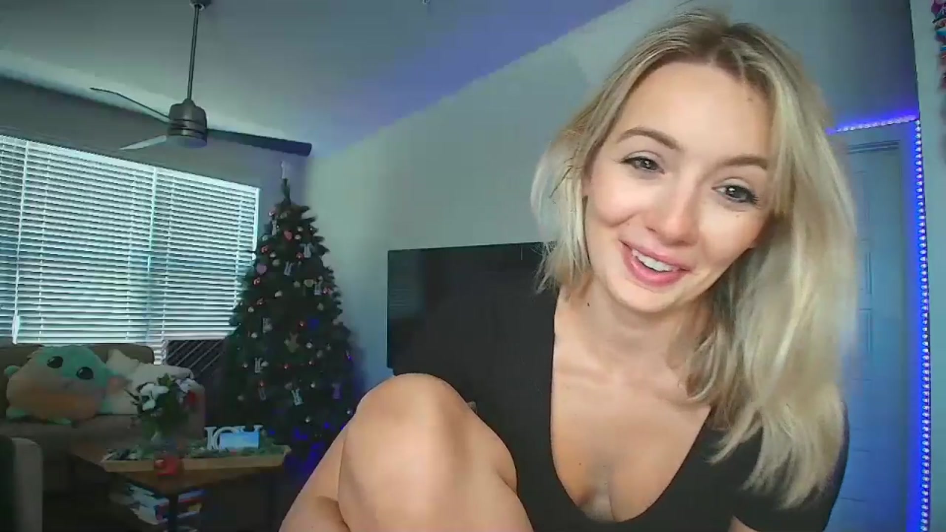 Gallery image thumbnail from Sammy_gray's myfreecams stream on, 06/26/2024, 22:10 image 7 of 20