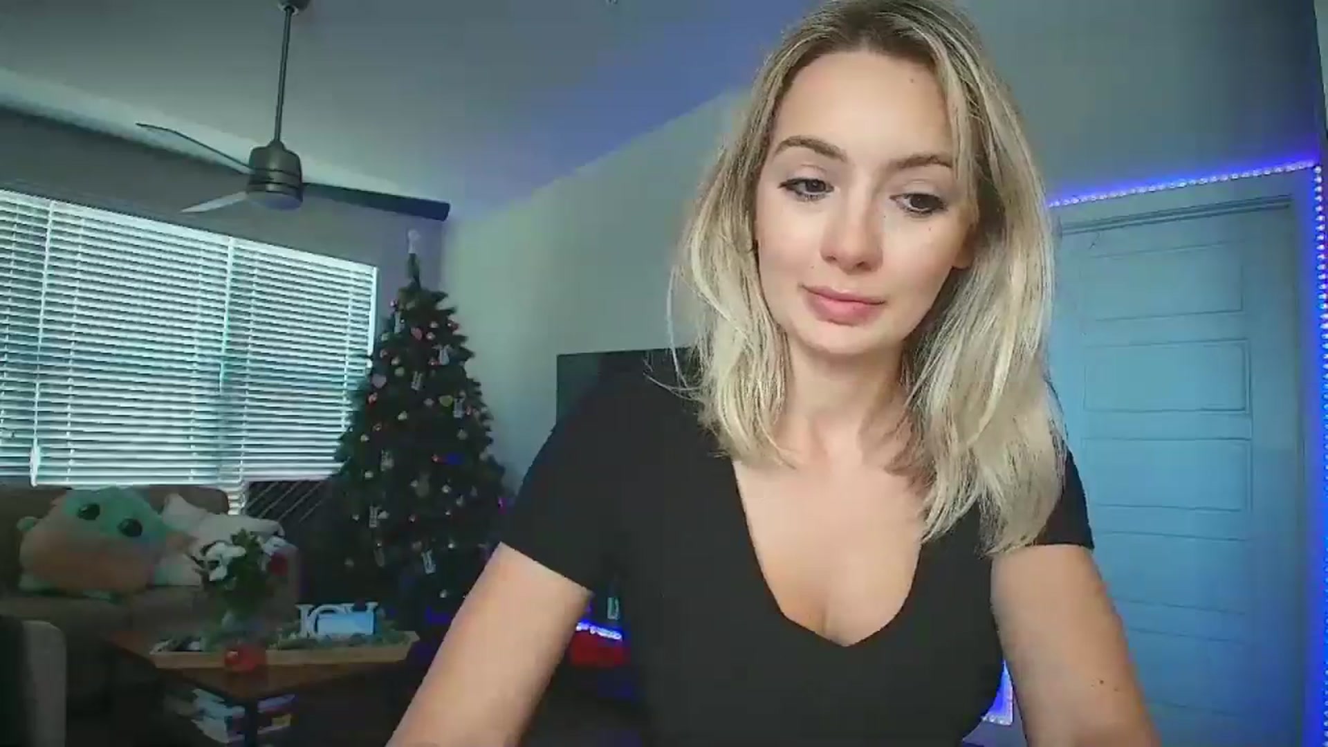 Gallery image thumbnail from Sammy_gray's myfreecams stream on, 06/26/2024, 22:10 image 19 of 20