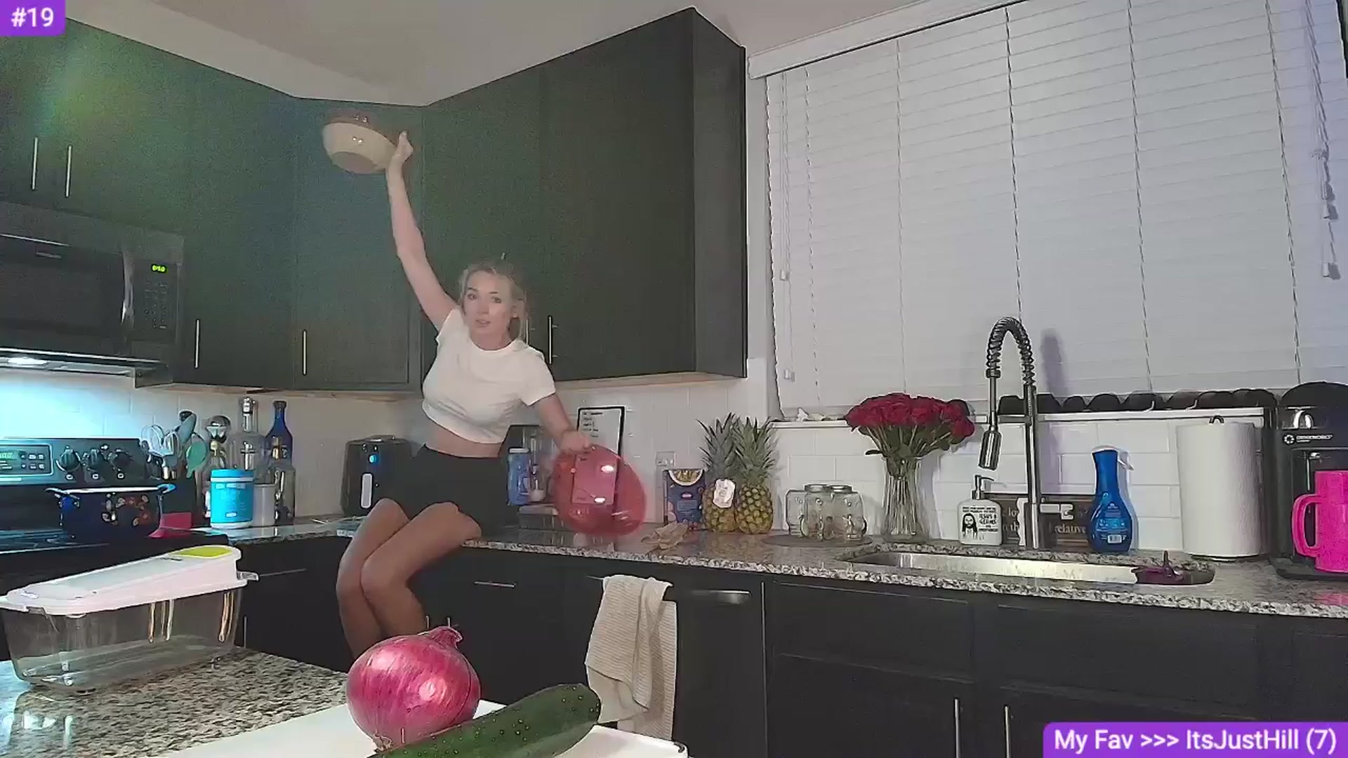 Gallery image thumbnail from Sammy_gray's myfreecams stream on, 07/03/2024, 04:41 image 7 of 20