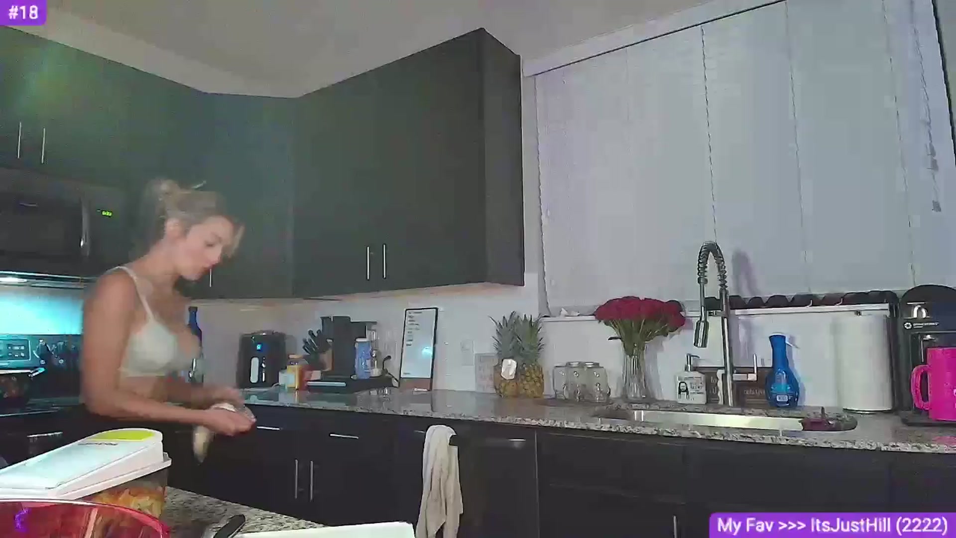 Gallery image thumbnail from Sammy_gray's myfreecams stream on, 07/03/2024, 04:52 image 16 of 20