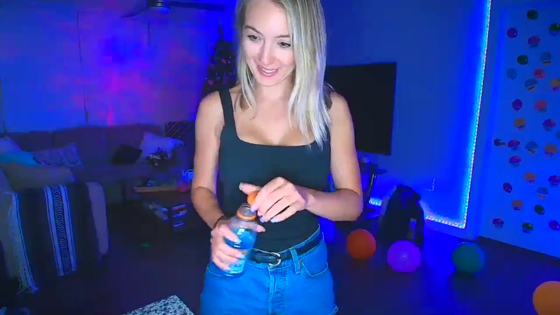 Gallery image thumbnail from Sammy_gray's myfreecams stream on, 07/25/2024, 07:10 image 10 of 20