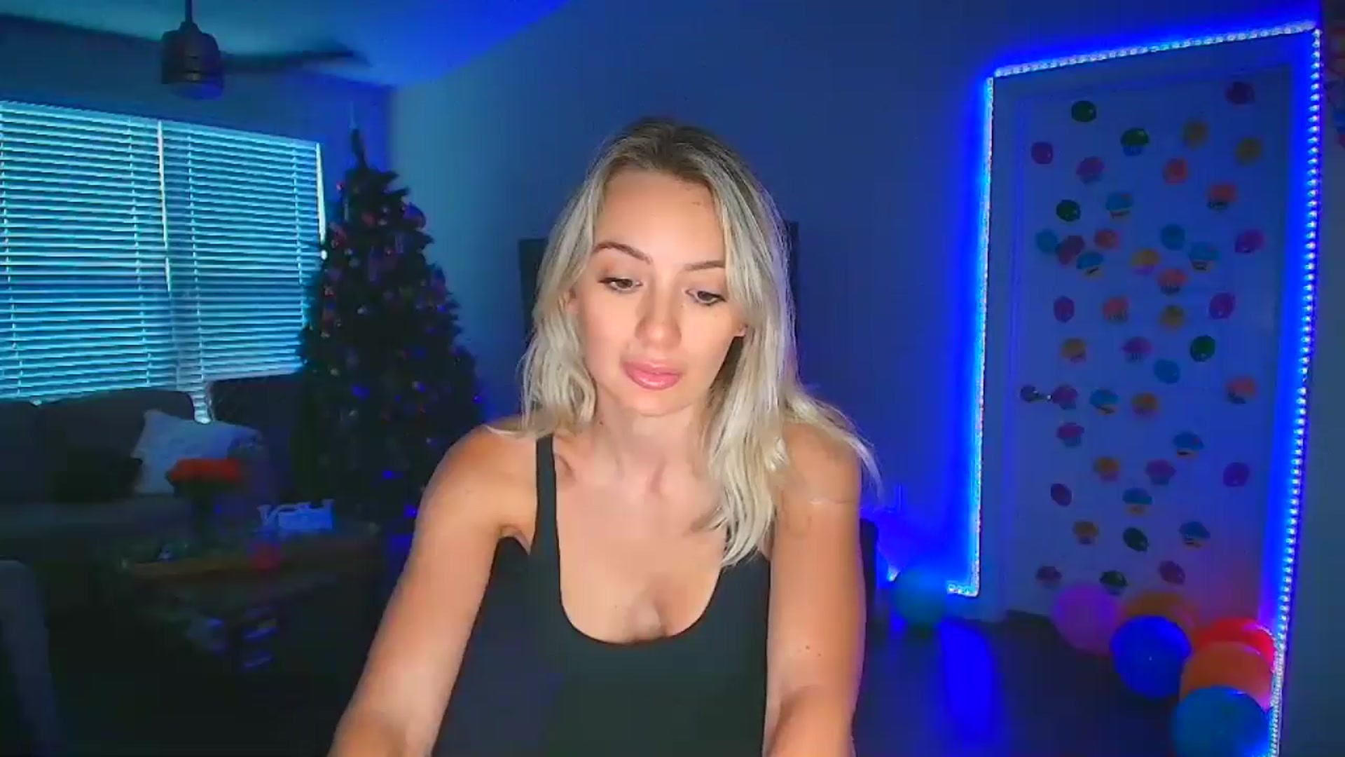 Gallery image thumbnail from Sammy_gray's myfreecams stream on, 07/26/2024, 01:10 image 19 of 20