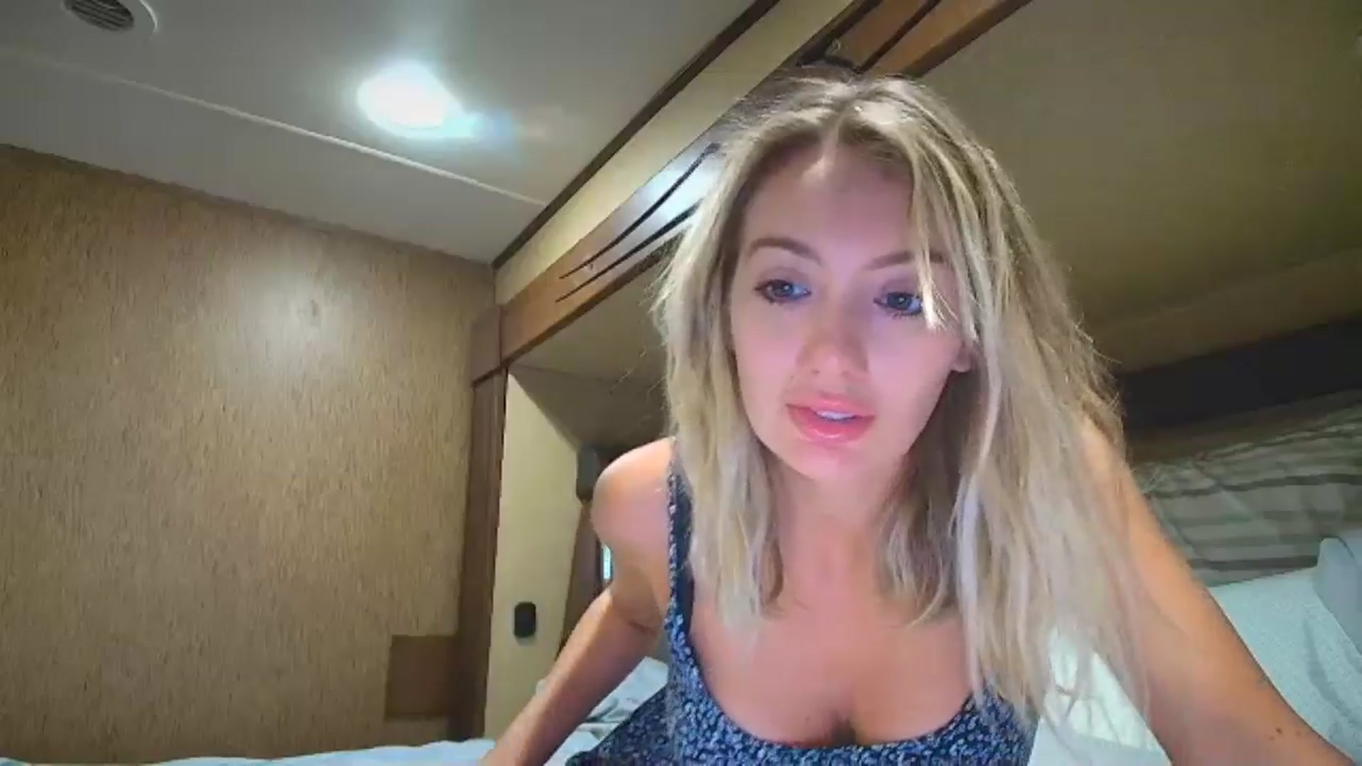 Gallery image thumbnail from Sammy_gray's myfreecams stream on, 07/30/2024, 24:11 image 15 of 20