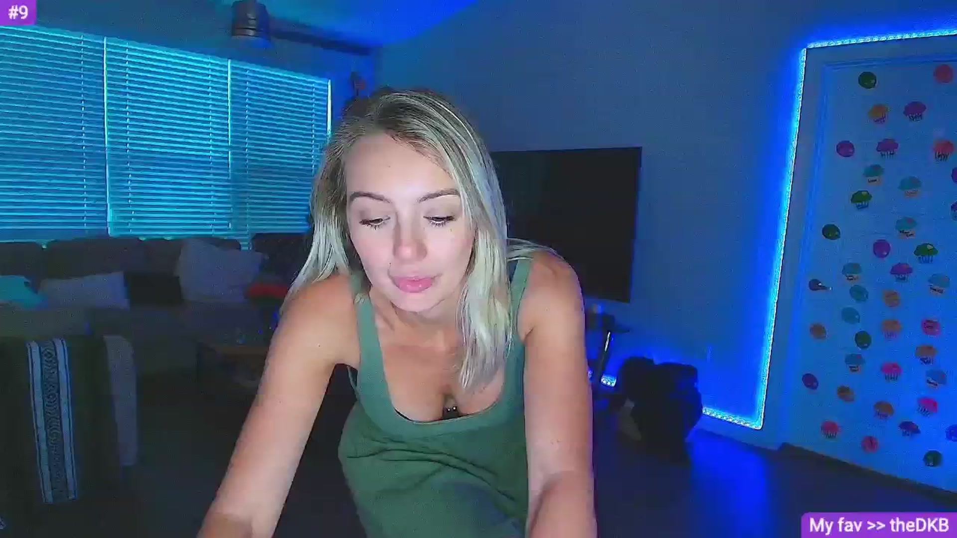 Gallery image thumbnail from Sammy_gray's myfreecams stream on, 07/31/2024, 02:22 image 10 of 20