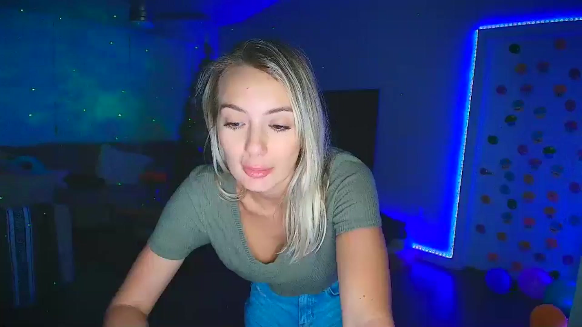 Gallery image thumbnail from Sammy_gray's myfreecams stream on, 08/01/2024, 03:27 image 14 of 20