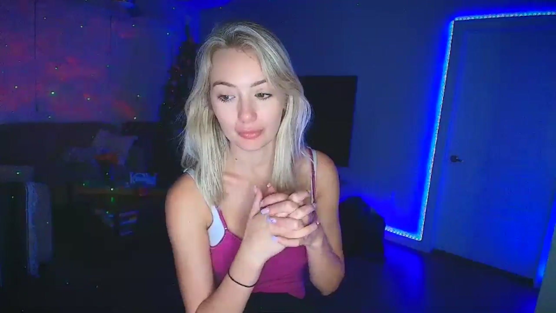 Gallery image thumbnail from Sammy_gray's myfreecams stream on, 08/06/2024, 04:00 image 5 of 20