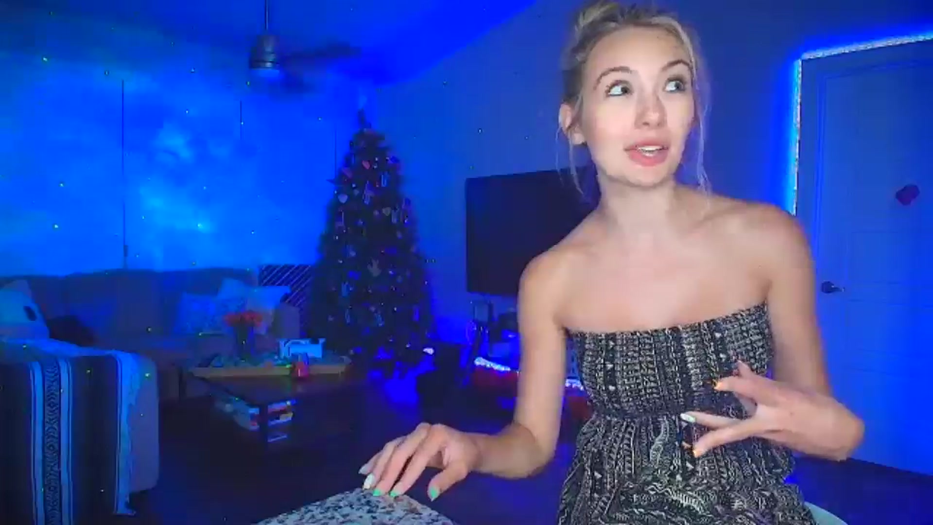 Gallery image thumbnail from Sammy_gray's myfreecams stream on, 08/09/2024, 05:03 image 19 of 20